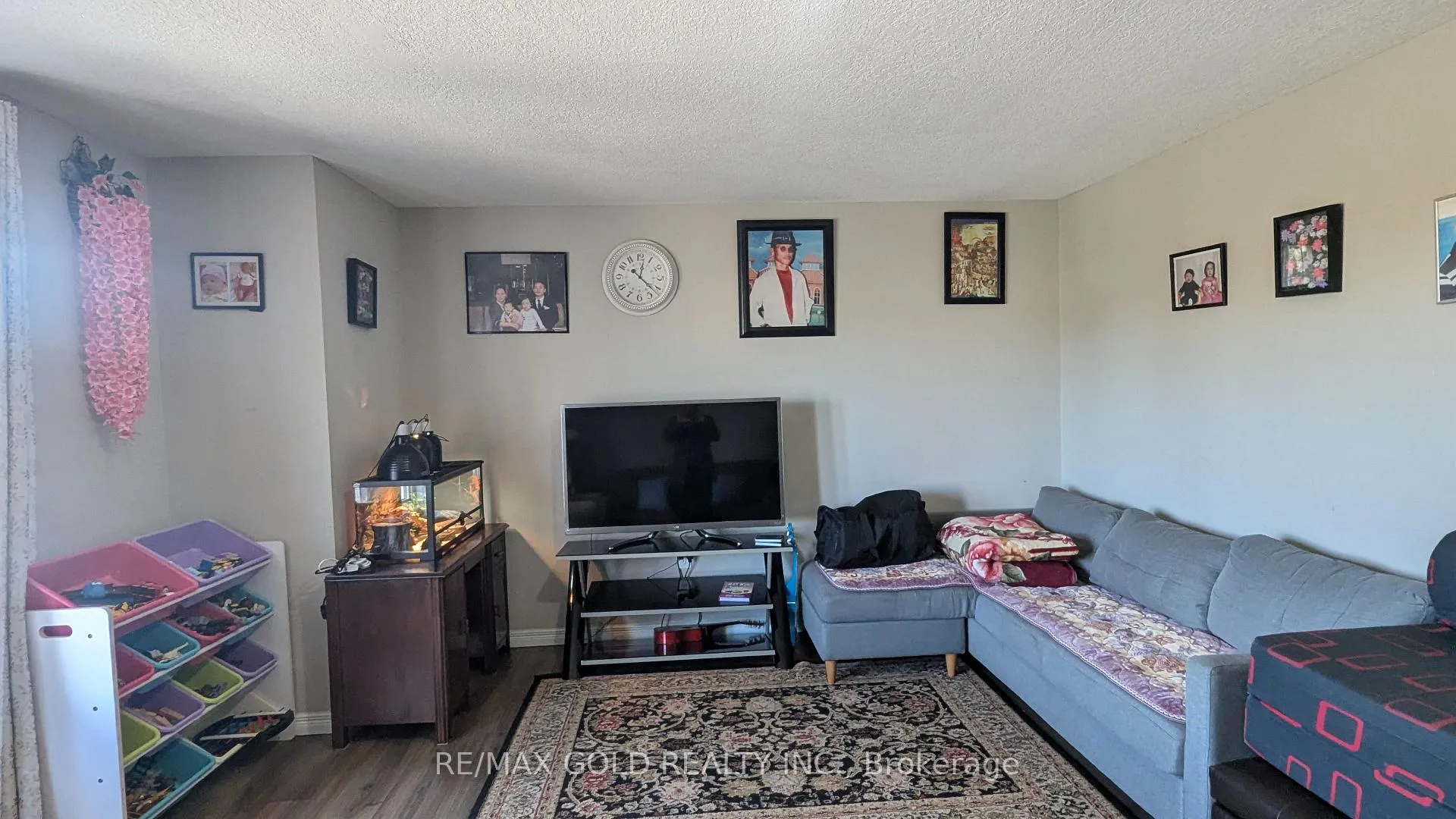 Photo 11 of 220 Westmeadow Drive, Kitchener, Highland West — HOMEH