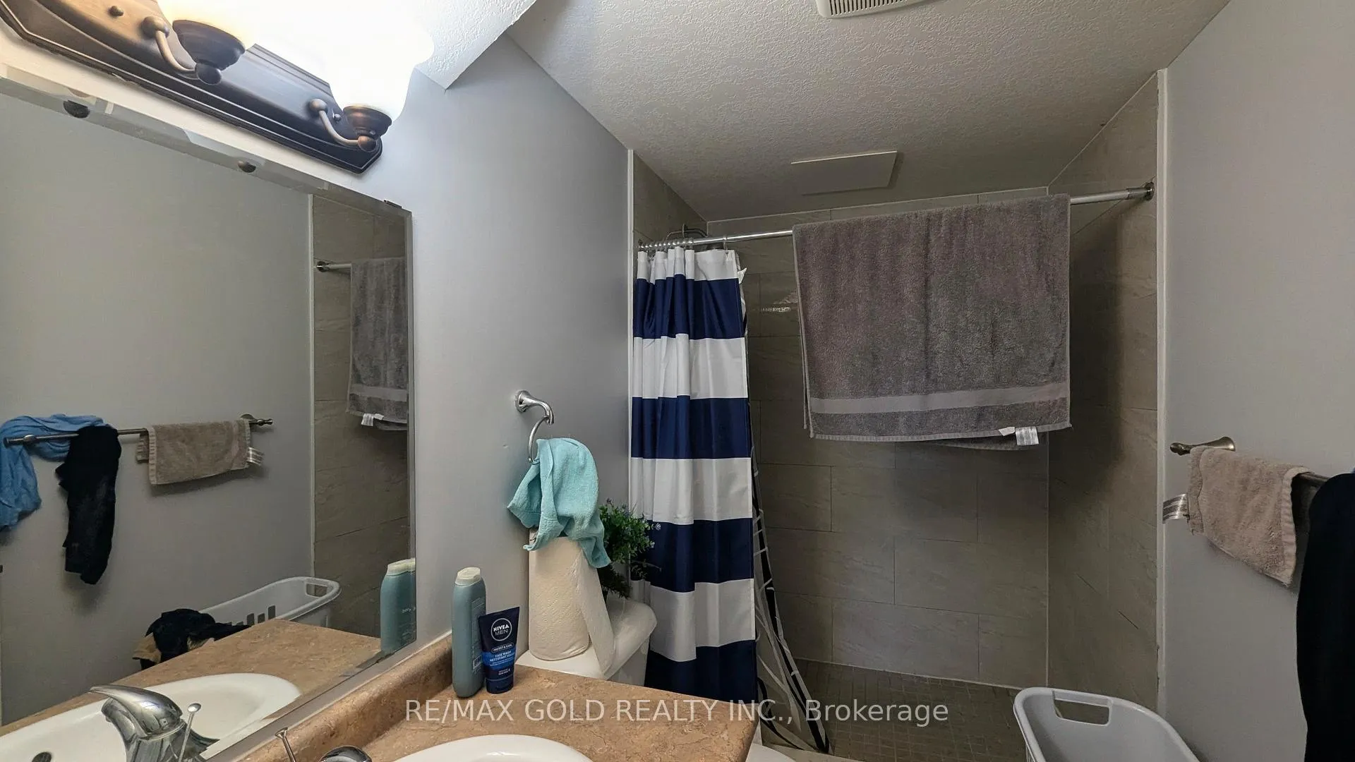 Photo 21 of 220 Westmeadow Drive, Kitchener, Highland West — HOMEH