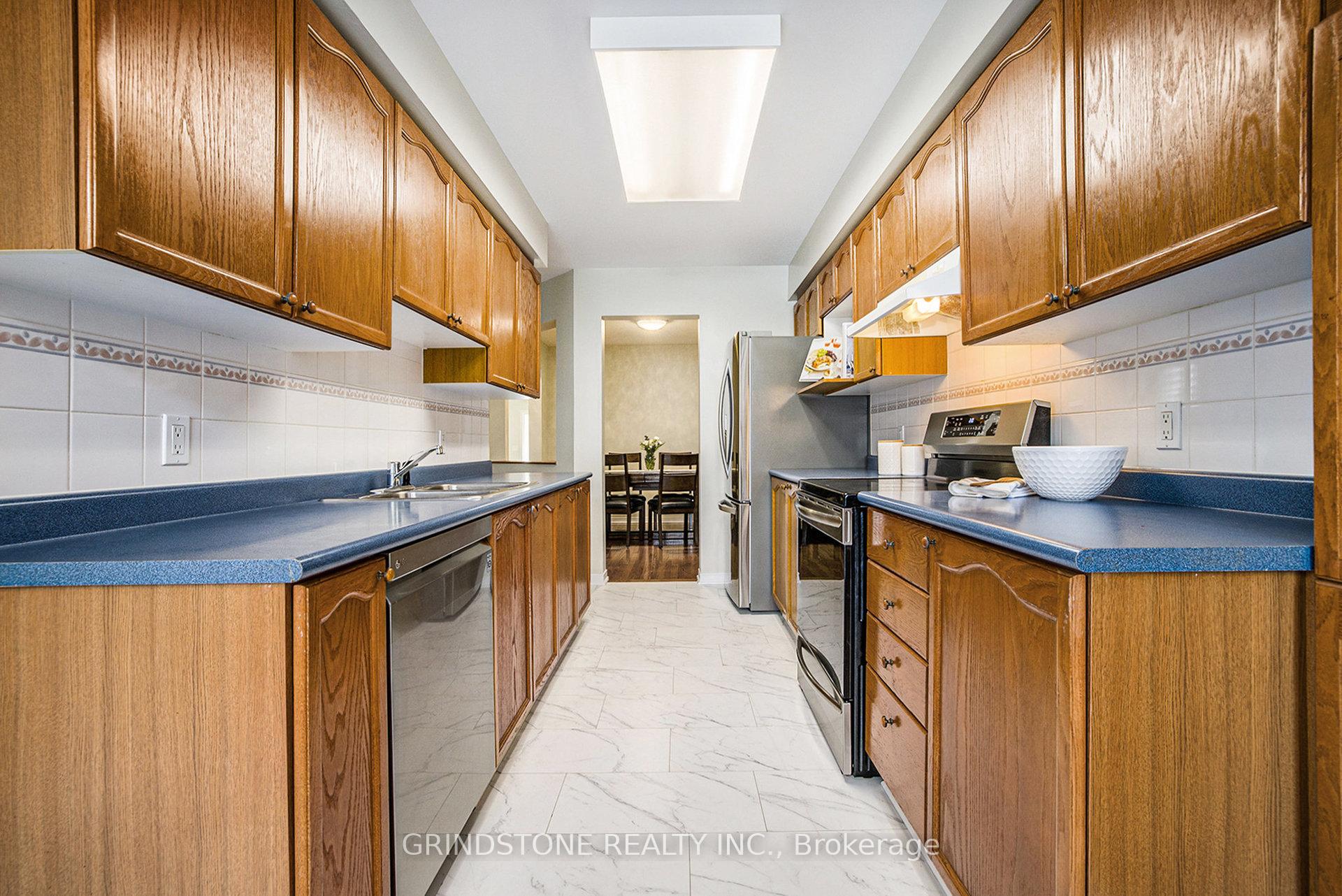 Photo 10 of 43 Margrave Avenue, Ottawa, Hunt Club Park/Greenboro — HOMEH
