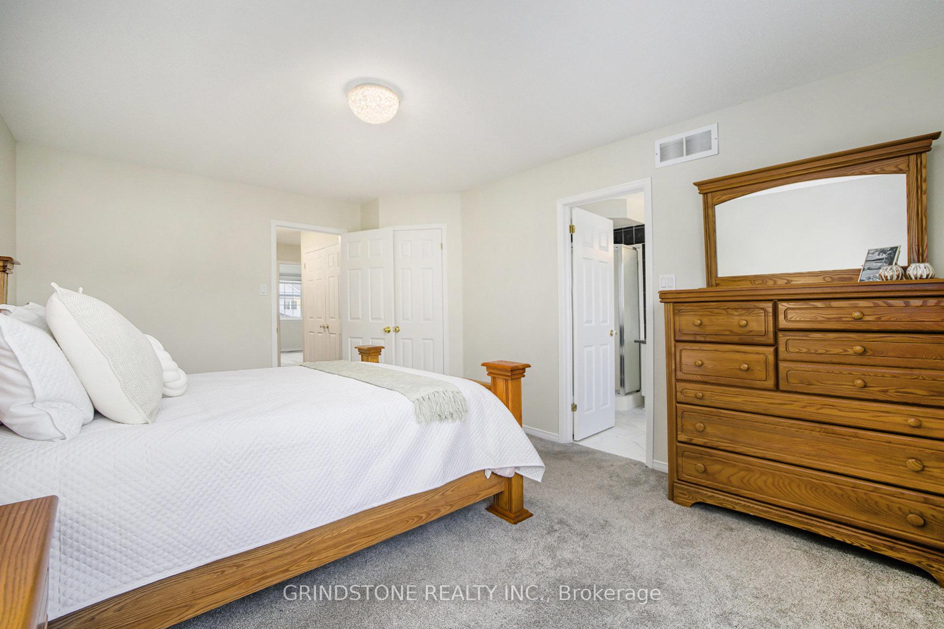 Photo 17 of 43 Margrave Avenue, Ottawa, Hunt Club Park/Greenboro — HOMEH