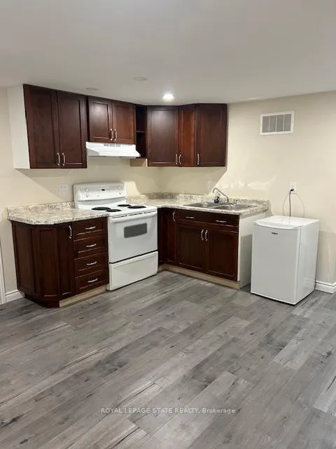 Photo 3 of Unit Lower, 332 Jackson Street W, Hamilton, Kirkendall — HOMEH