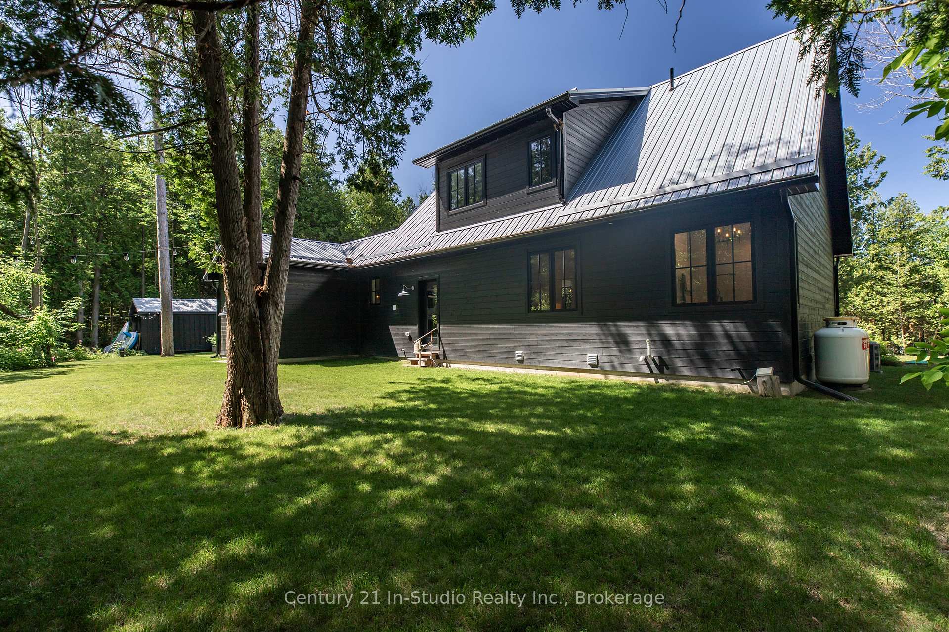 Photo 4 of 19 Richardson Road, Kincardine — HOMEH