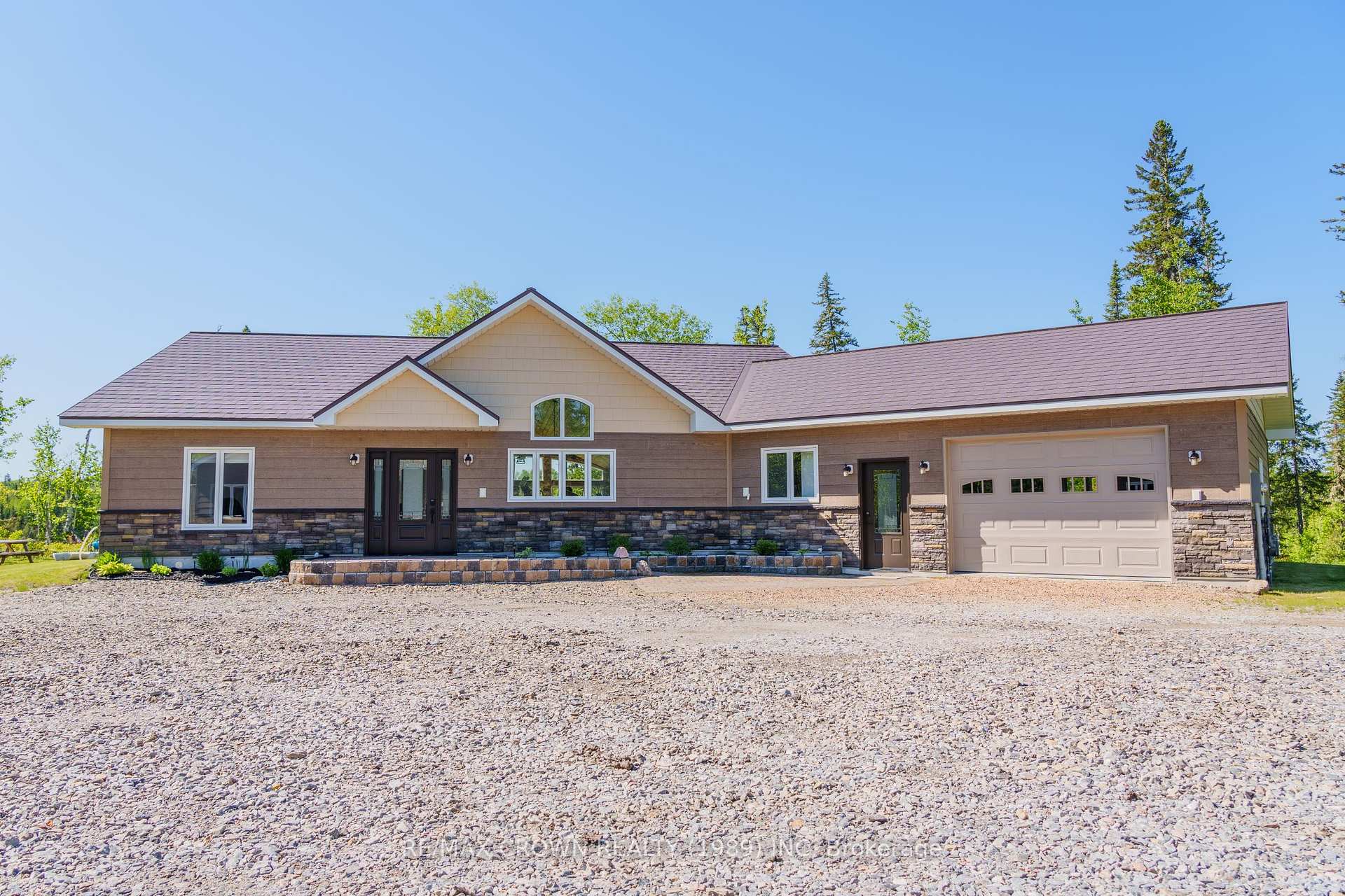 Photo 2 of 88 Mitchell Road, Kapuskasing — HOMEH
