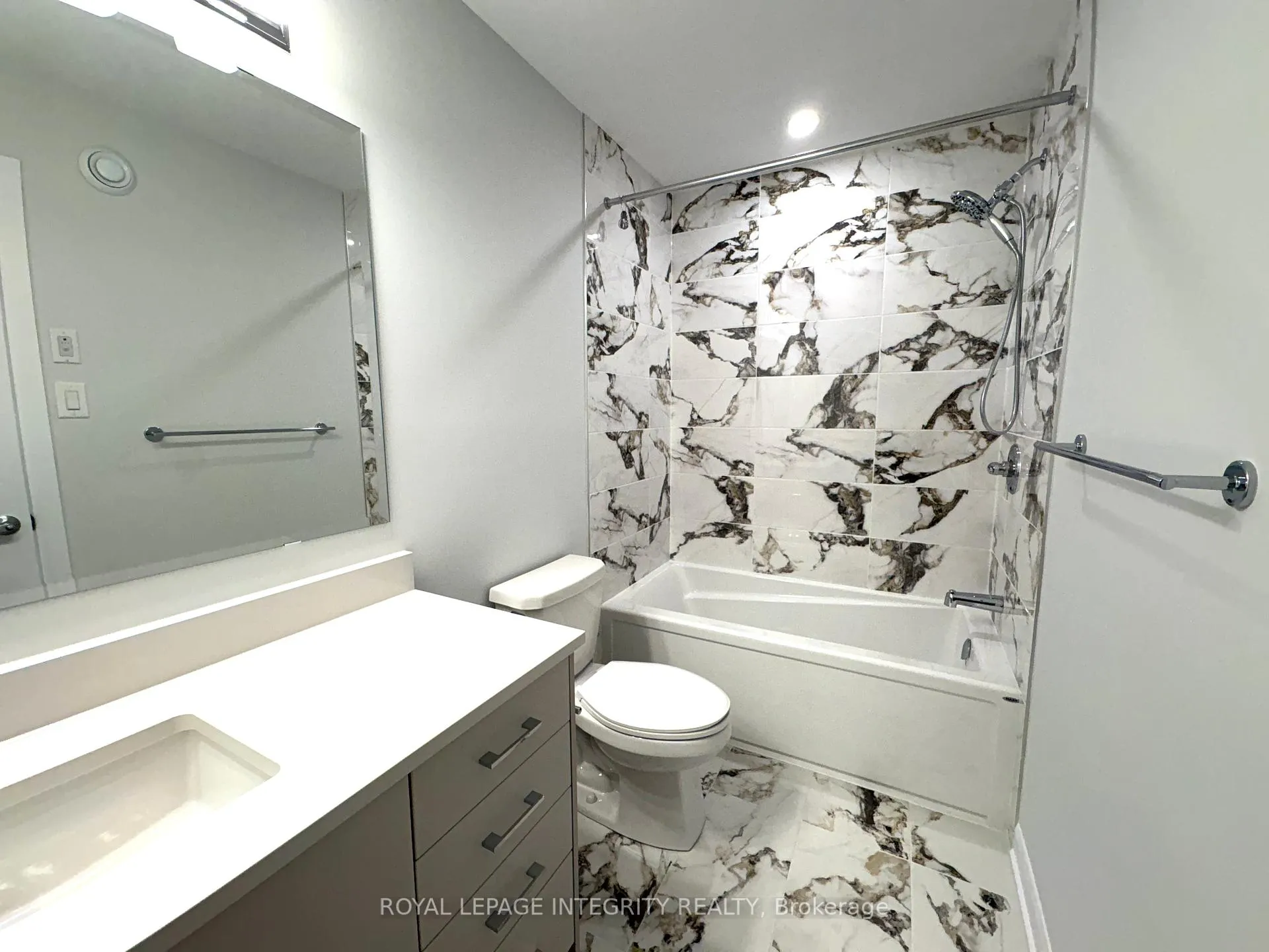 Photo 17 of 316 Clearpath Private, Ottawa, Kanata - Kanata Lakes/Heritage Hills — HOMEH