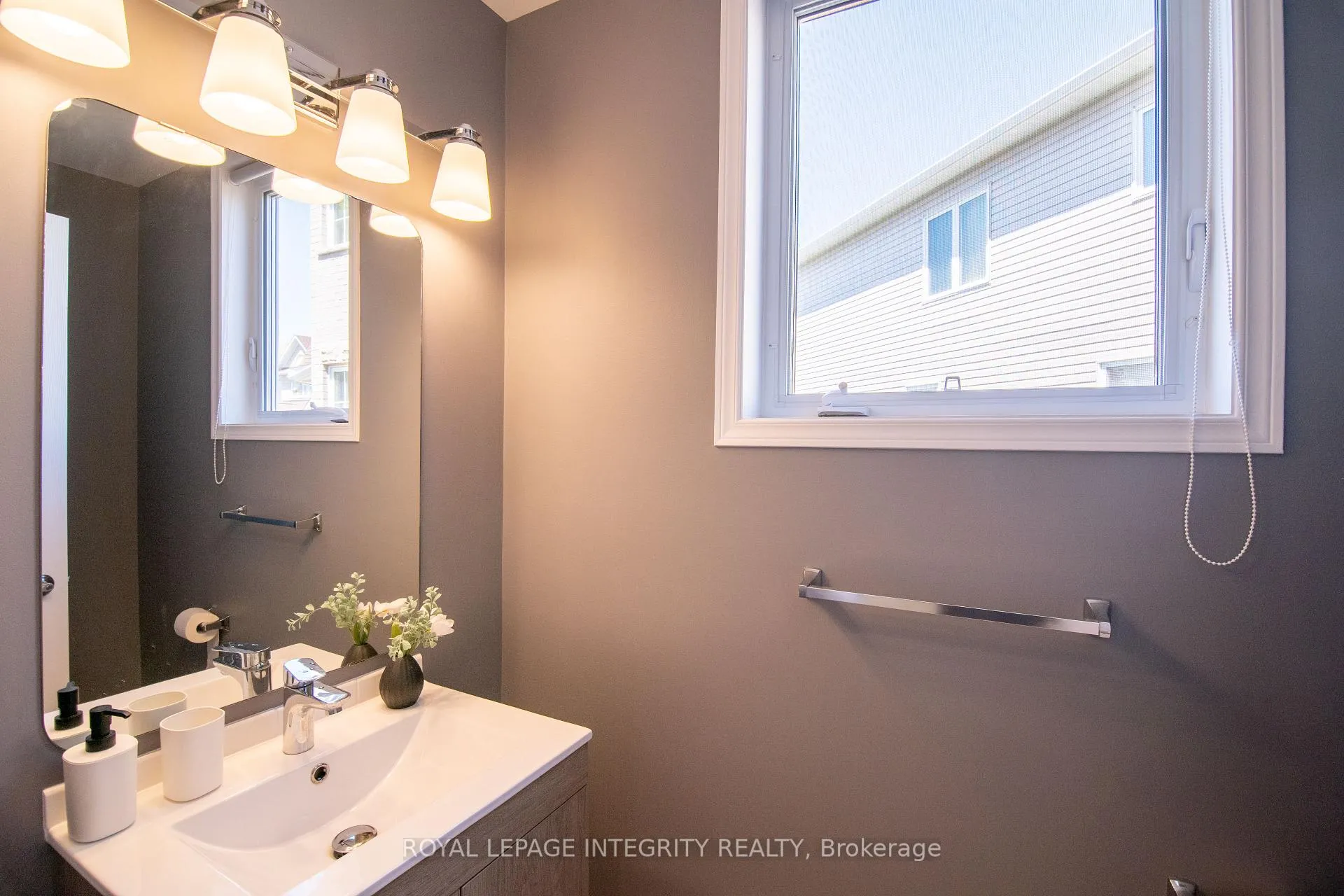Photo 5 of 34 Keighley Circle, Ottawa, Kanata - Morgan's Grant/South March — HOMEH