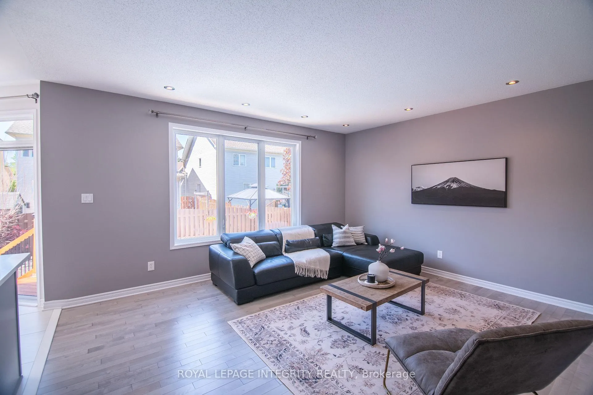 Photo 22 of 34 Keighley Circle, Ottawa, Kanata - Morgan's Grant/South March — HOMEH