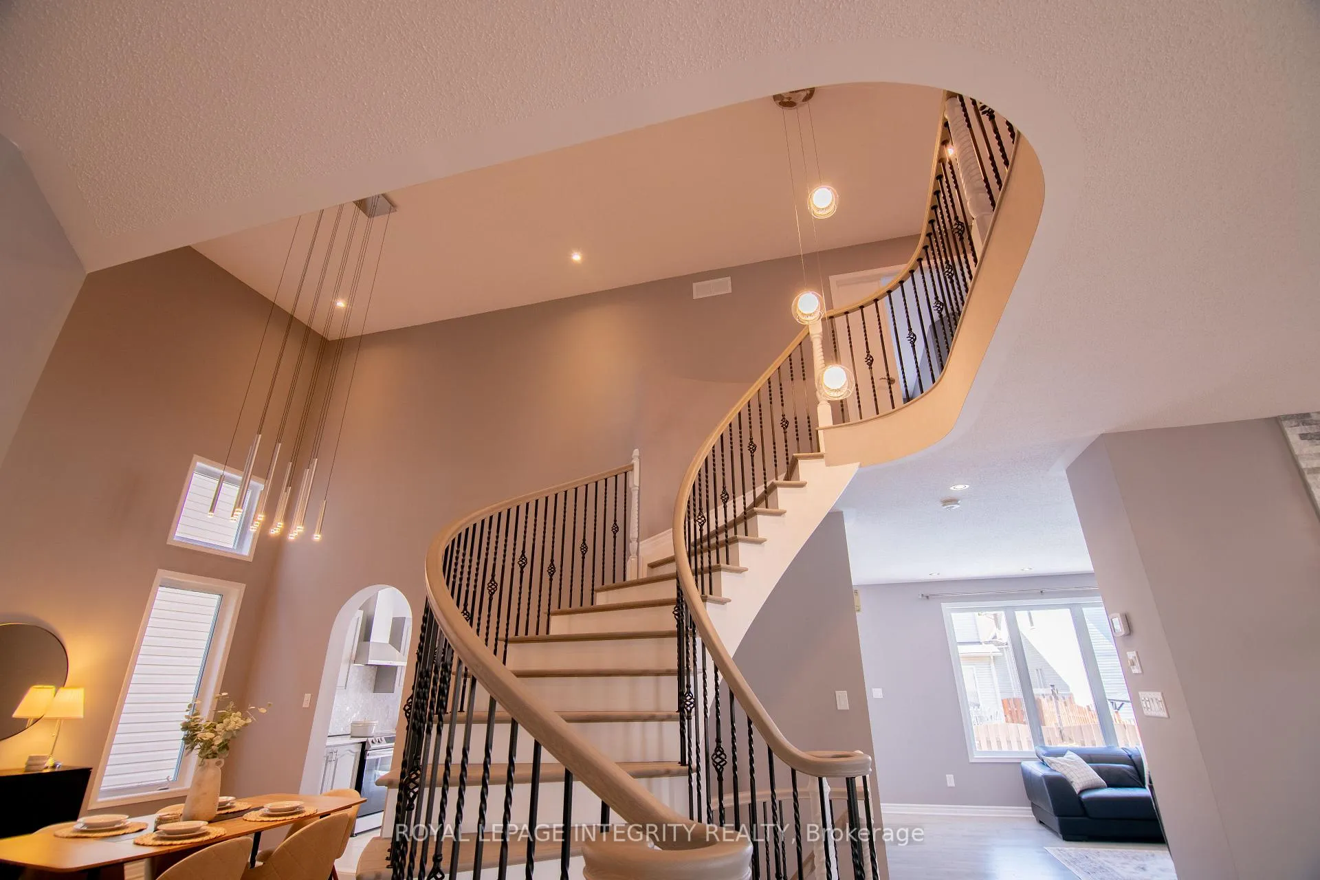 Photo 24 of 34 Keighley Circle, Ottawa, Kanata - Morgan's Grant/South March — HOMEH