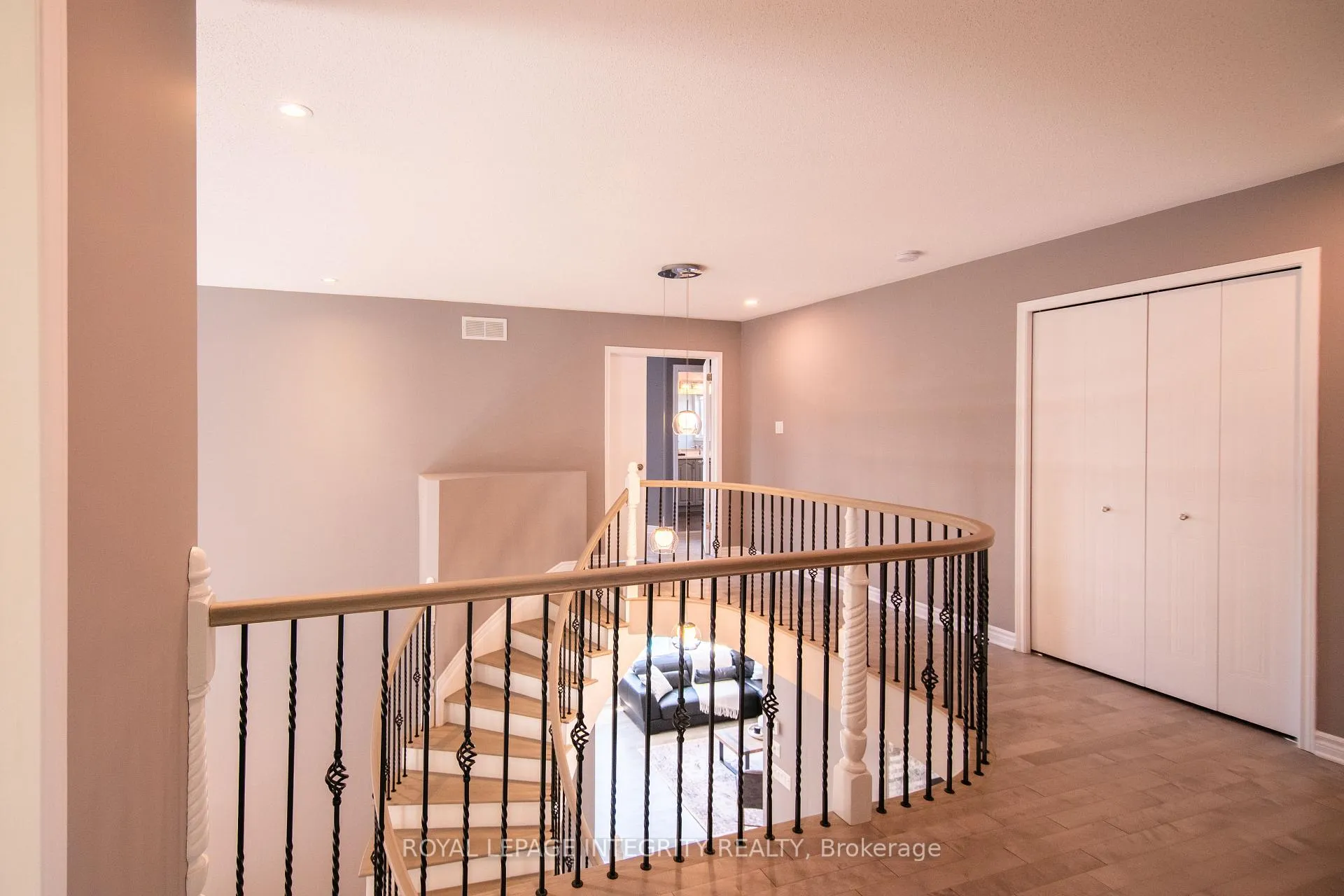 Photo 27 of 34 Keighley Circle, Ottawa, Kanata - Morgan's Grant/South March — HOMEH