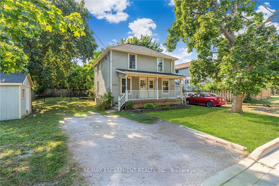 Front of 4220 Hixon Street