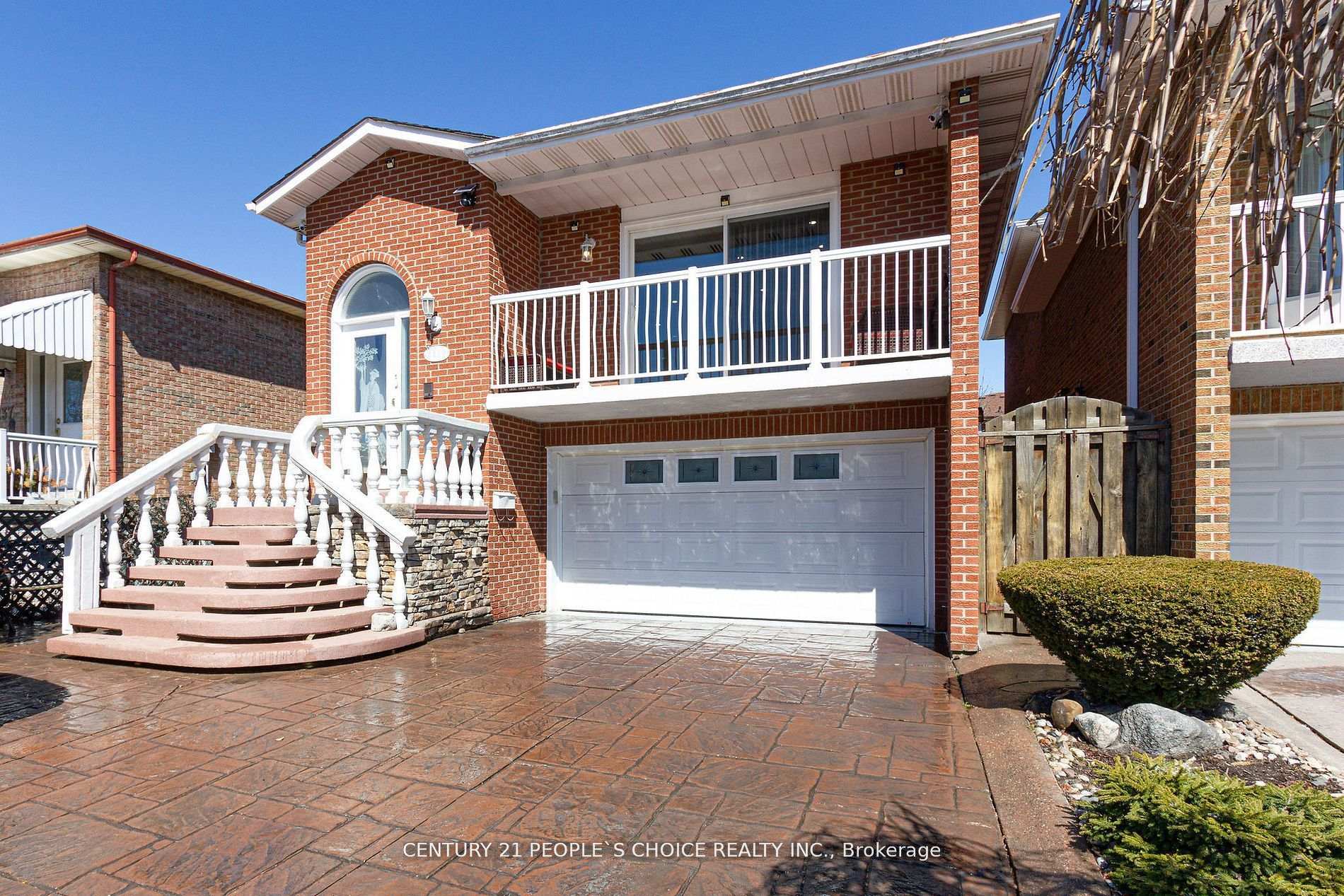 Front of Unit Upper, 4233 Greybrook Crescent