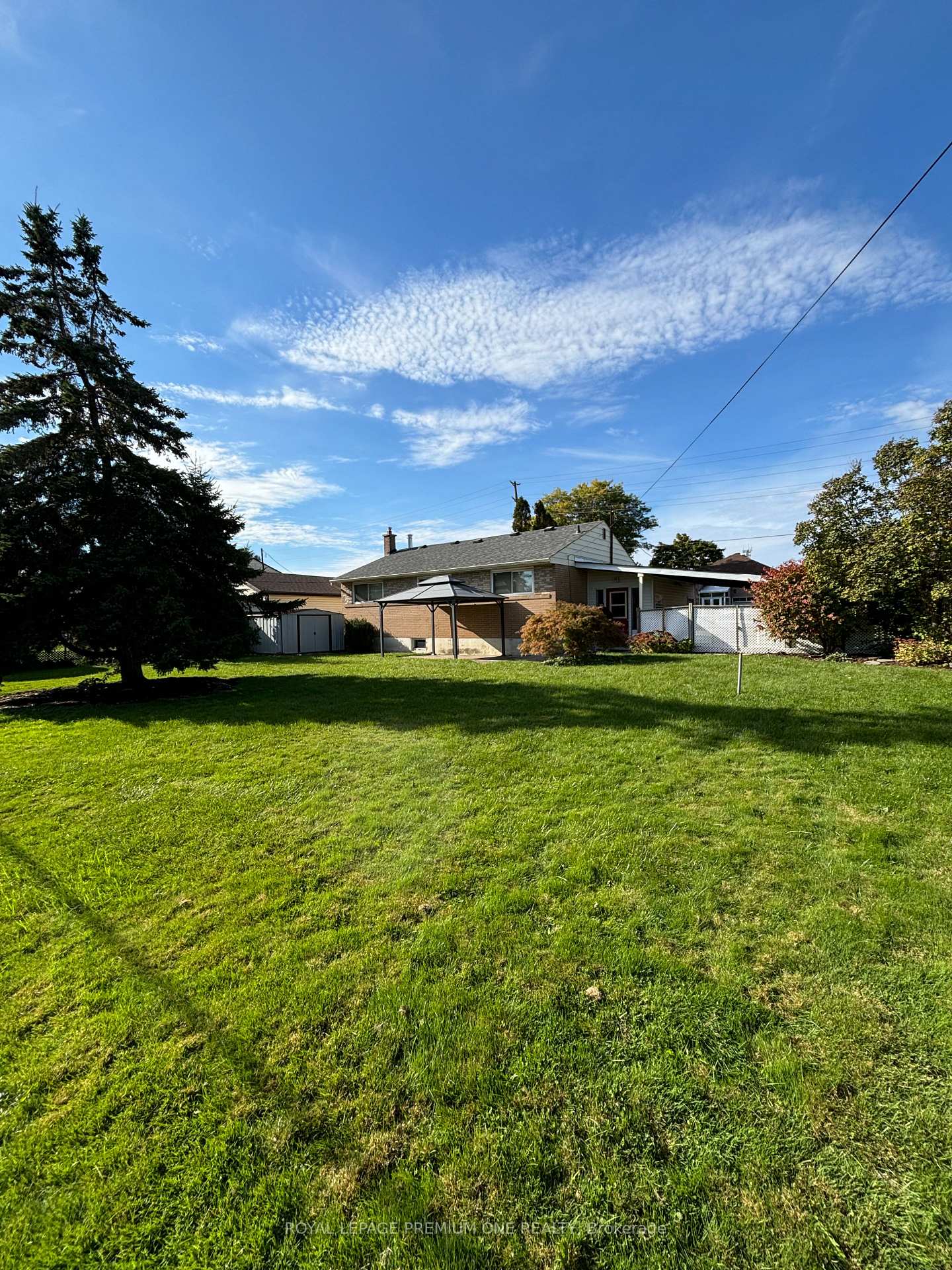 Photo 11 of 58 Ellwood Drive W, Caledon, Bolton West — HOMEH
