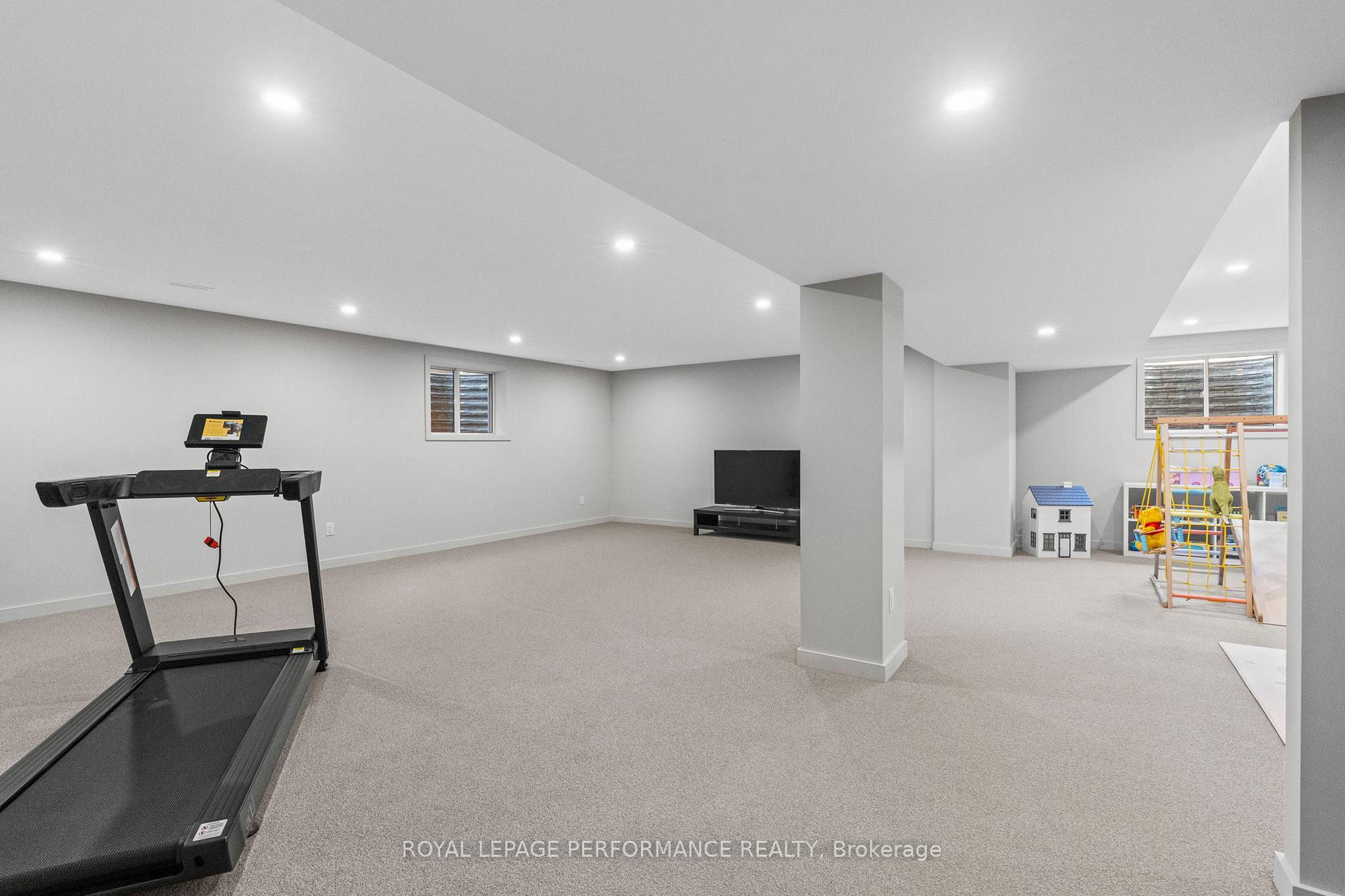 Photo 32 of 720 Wooler Place, Ottawa, Leitrim — HOMEH