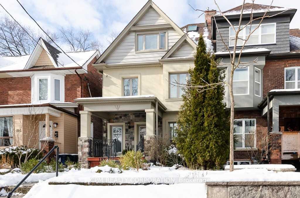 Front of 198 Quebec Avenue