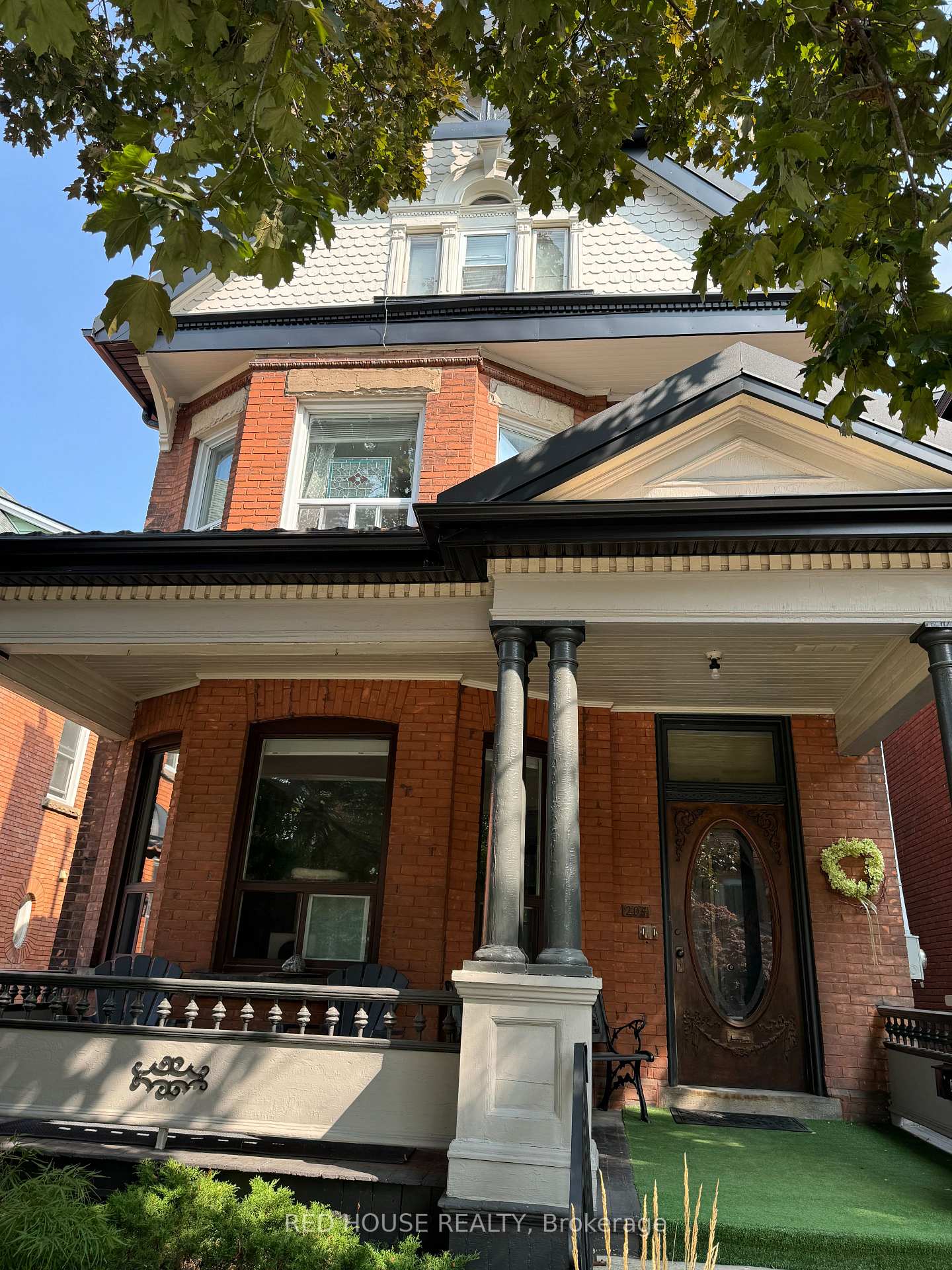 Front of 204 Herkimer Street