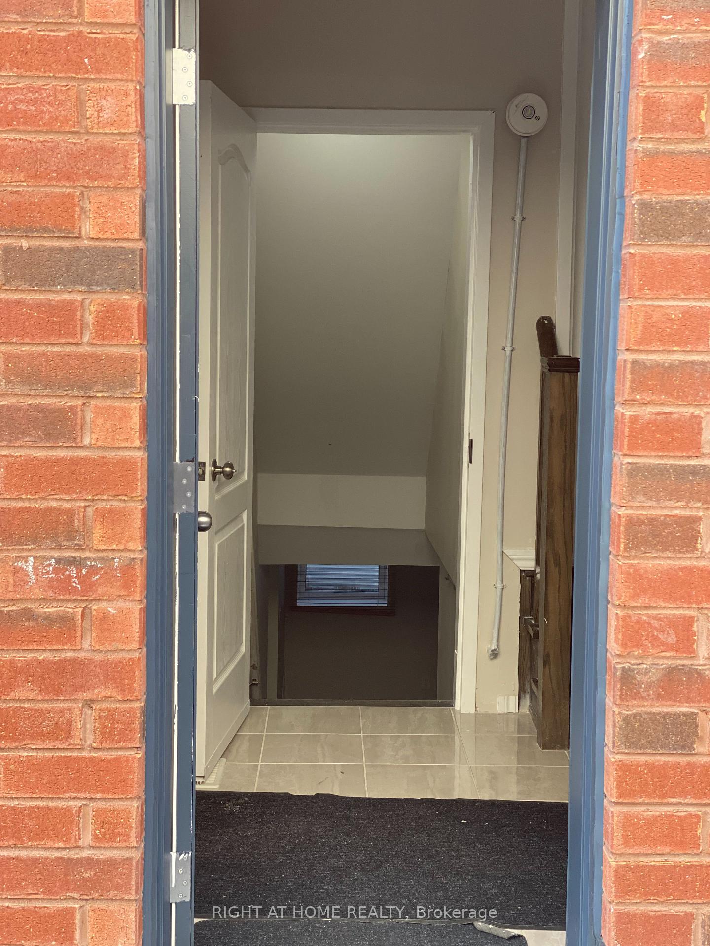 Photo 7 of Unit unit, 156 William Fair Drive, Clarington, Bowmanville — HOMEH