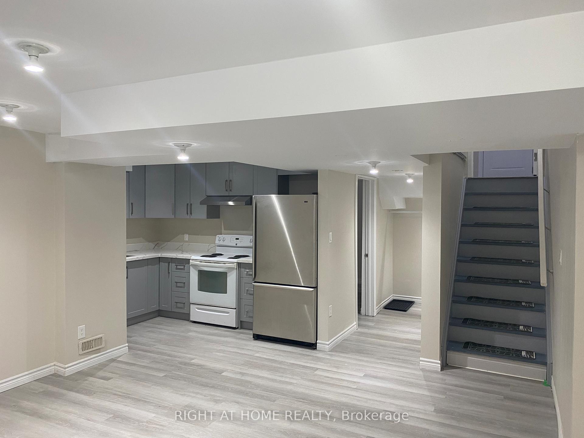 Photo 9 of Unit unit, 156 William Fair Drive, Clarington, Bowmanville — HOMEH
