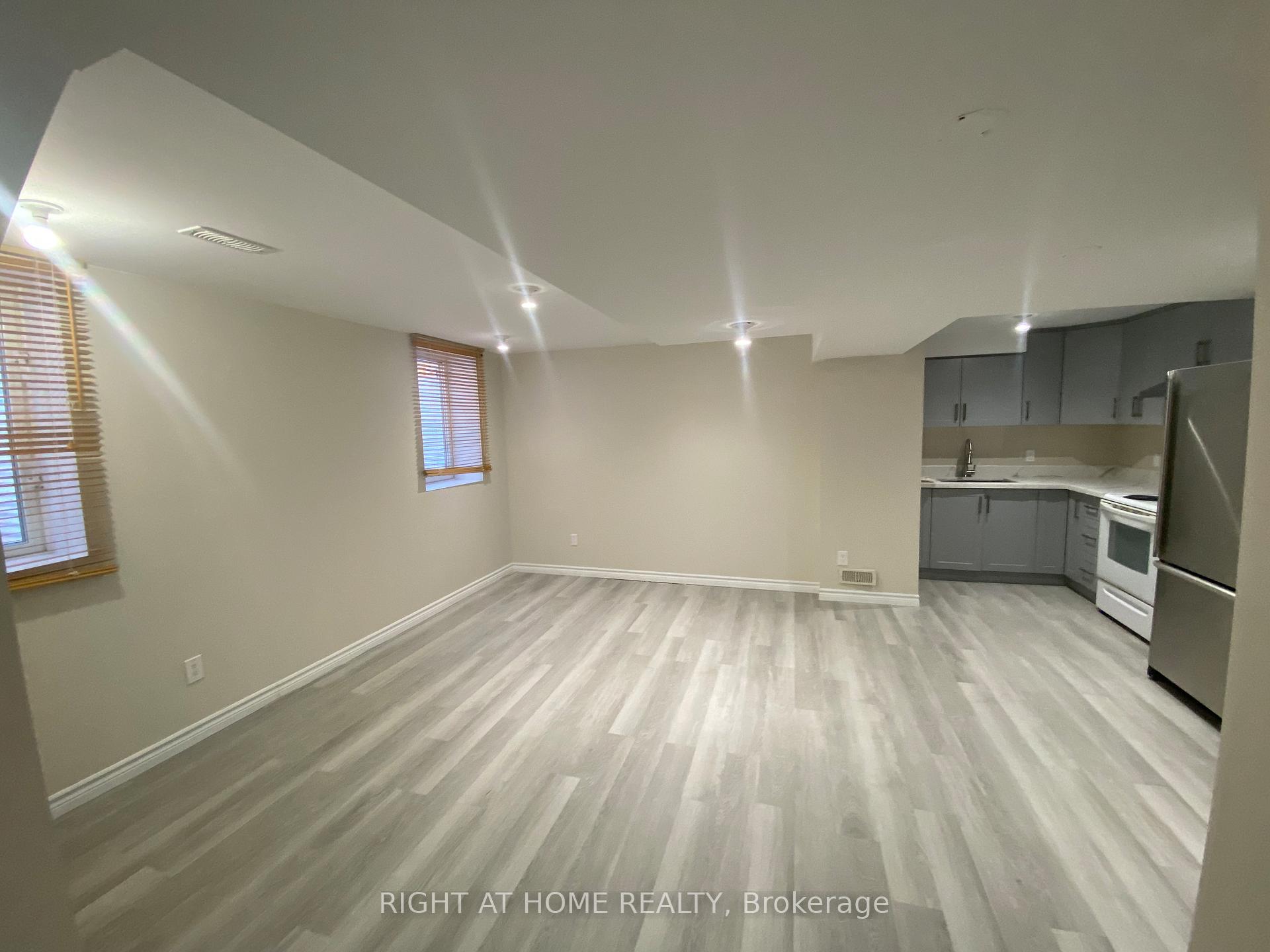 Photo 10 of Unit unit, 156 William Fair Drive, Clarington, Bowmanville — HOMEH