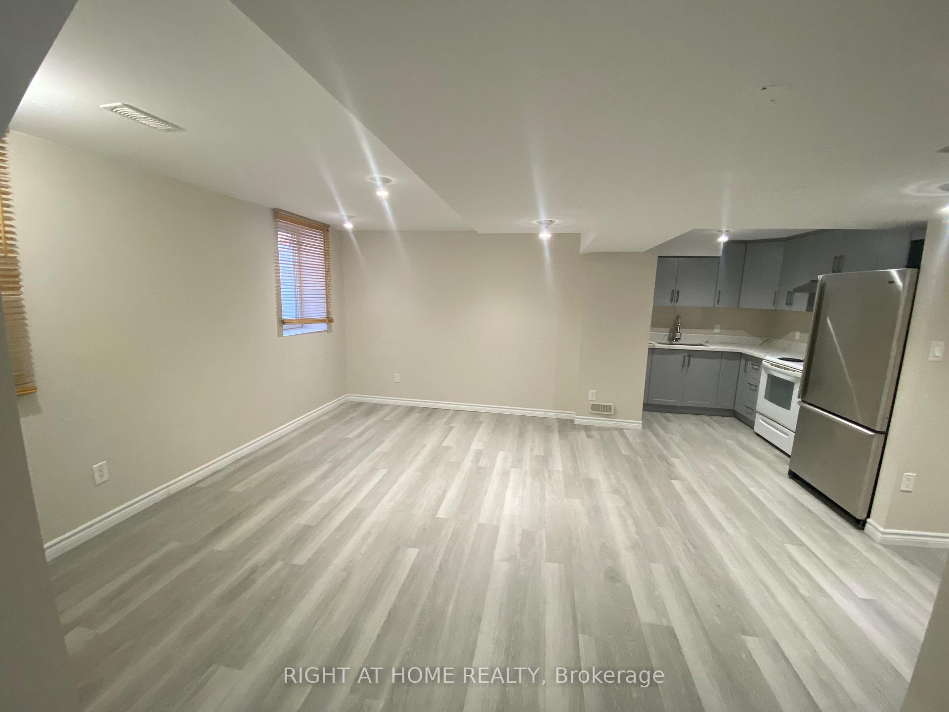 Photo 11 of Unit unit, 156 William Fair Drive, Clarington, Bowmanville — HOMEH