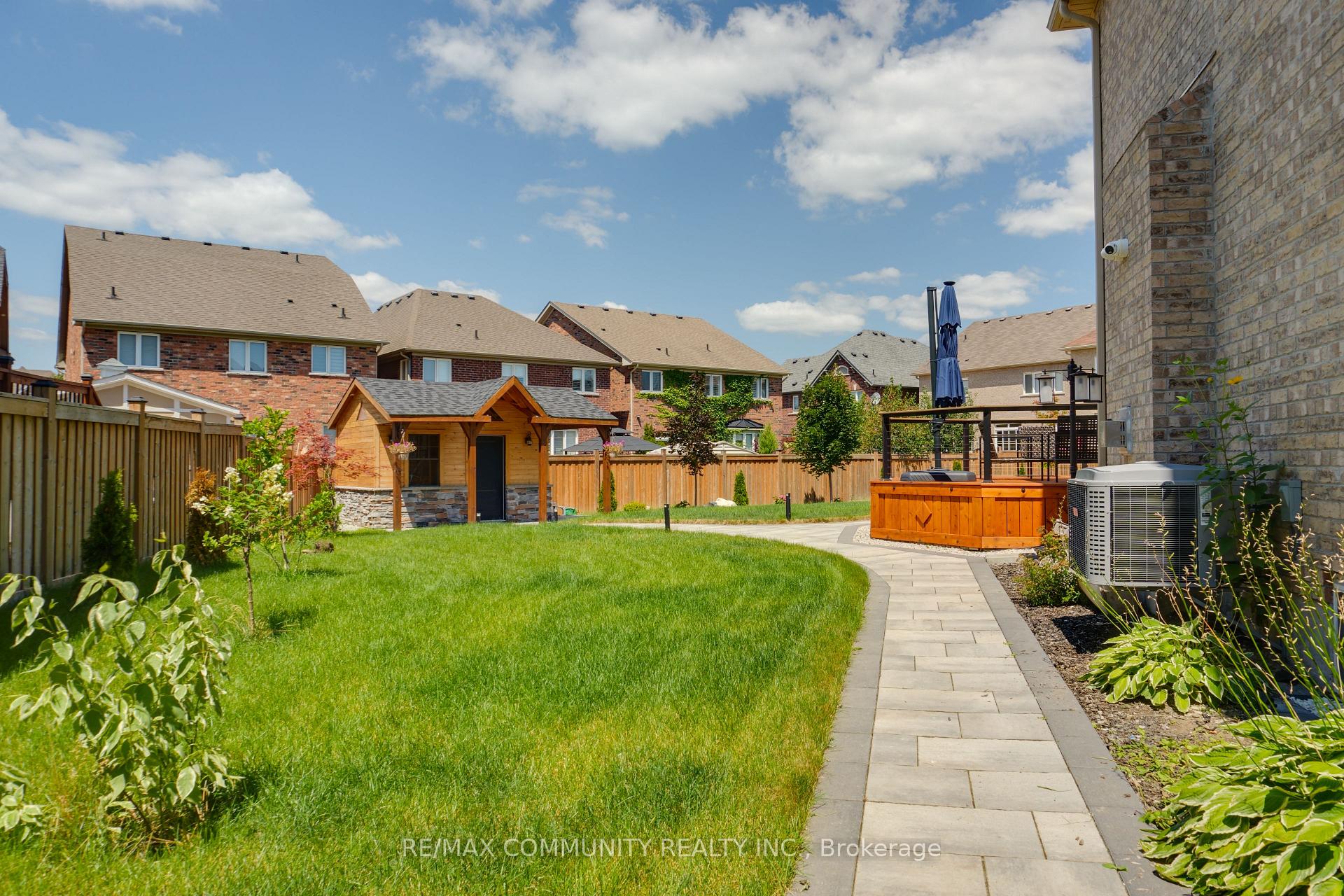 Photo 4 of 117 Losino Street, Caledon, Rural Caledon — HOMEH