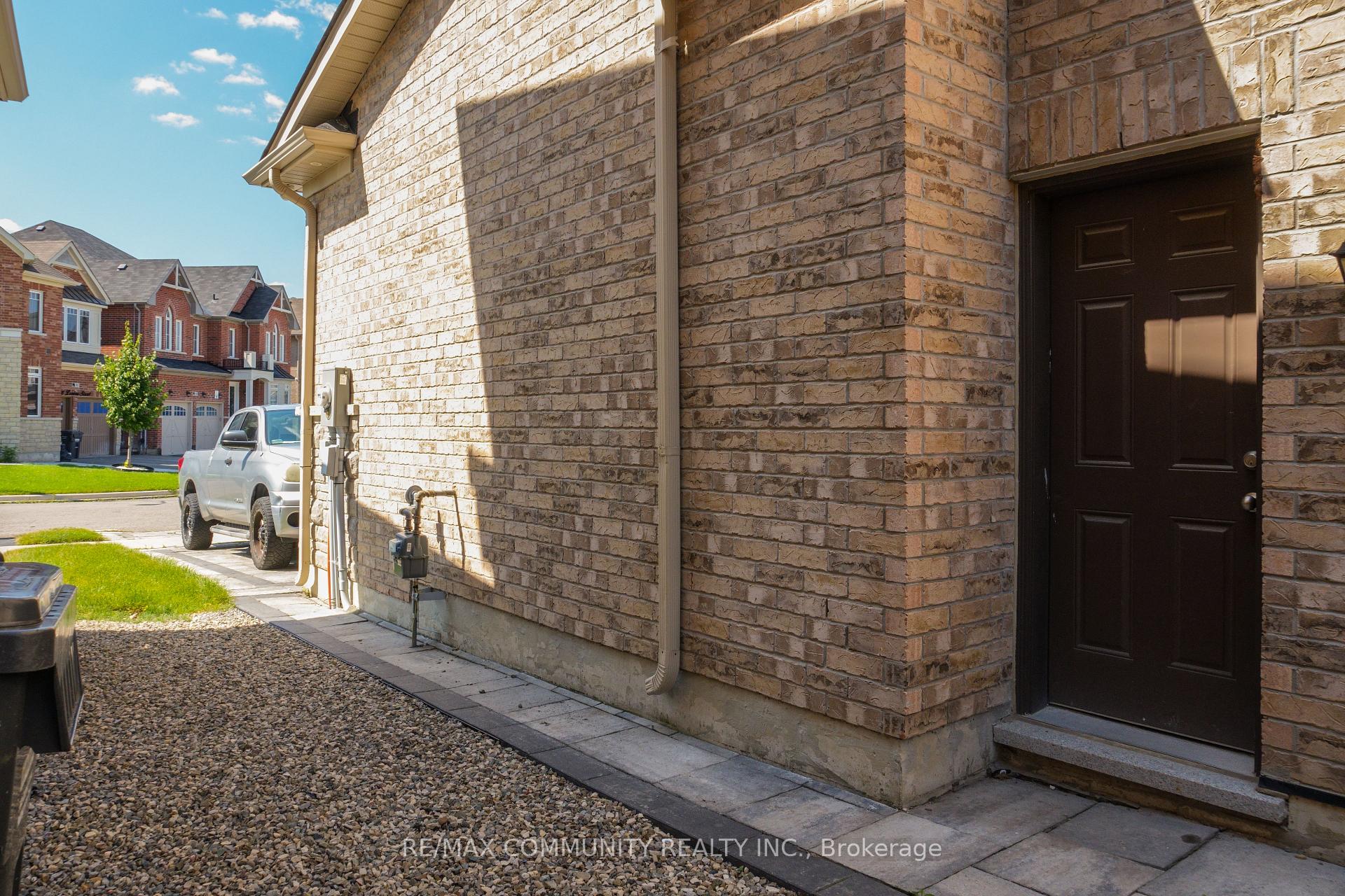 Photo 8 of 117 Losino Street, Caledon, Rural Caledon — HOMEH