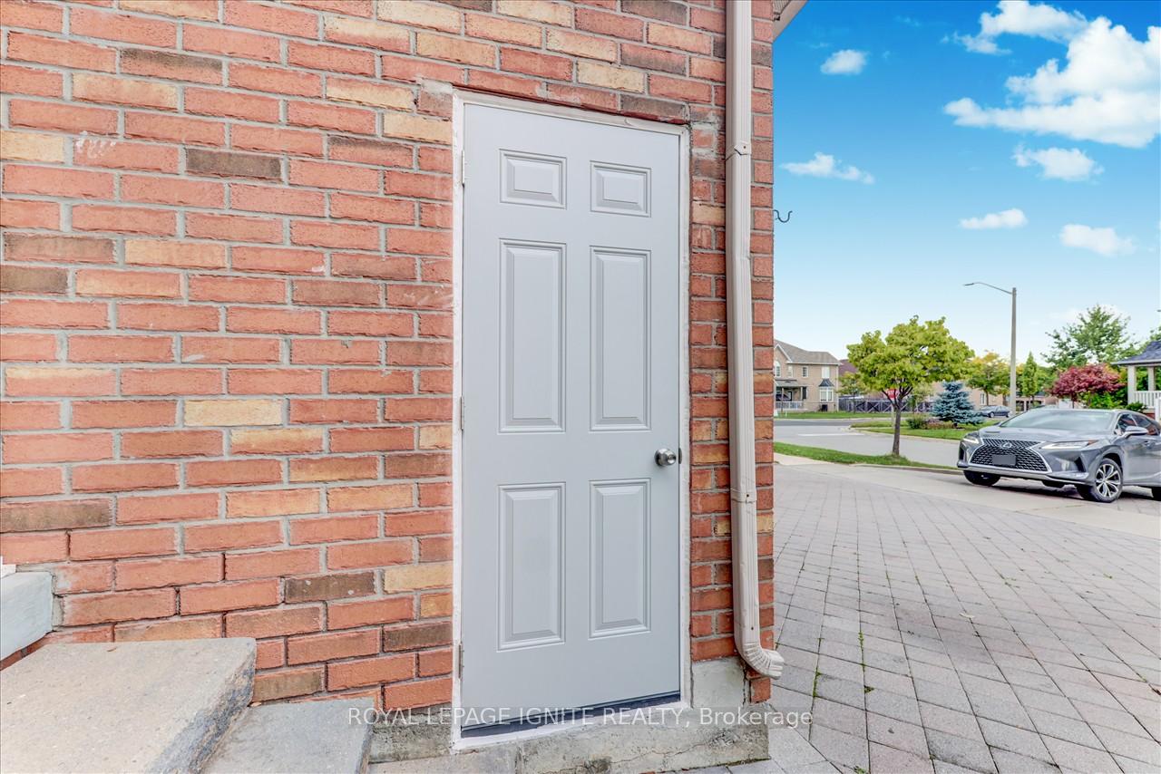 Photo 2 of Unit Bsmt, 104 Charles Brown Road, Markham, Cedarwood — HOMEH