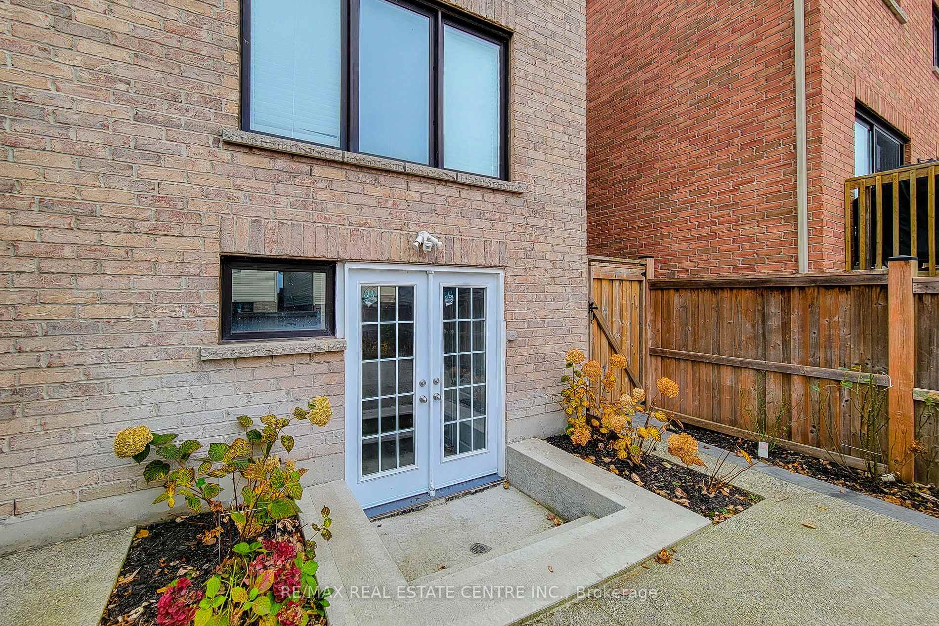 Photo 6 of Unit BSMT, 93 Crafter Crescent, Hamilton, Stoney Creek — HOMEH