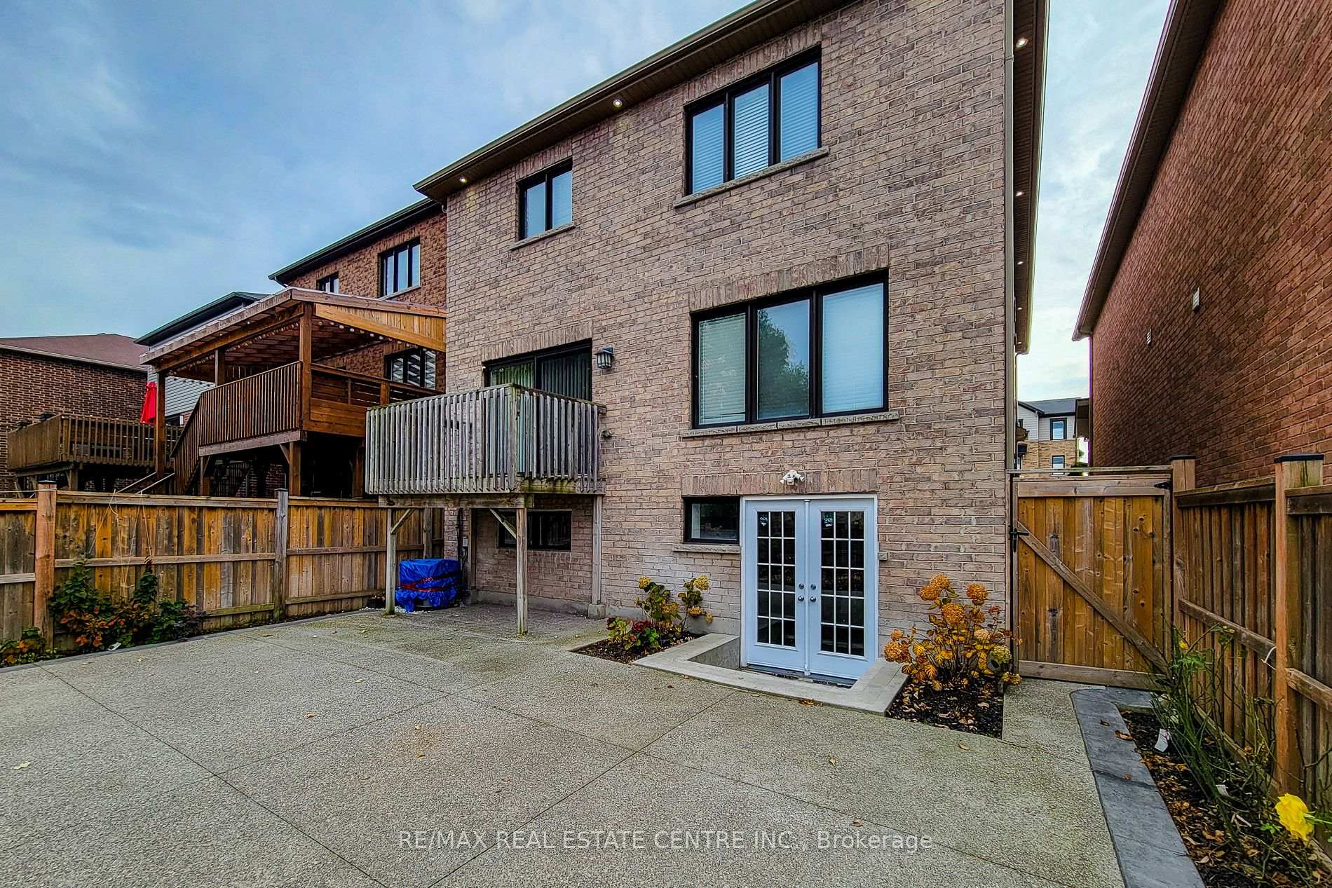Photo 5 of Unit BSMT, 93 Crafter Crescent, Hamilton, Stoney Creek — HOMEH