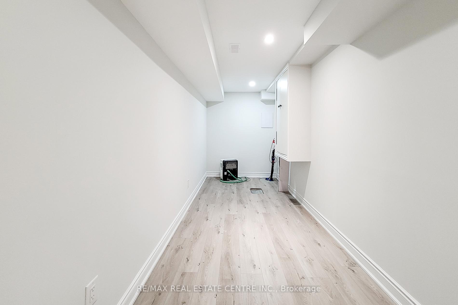 Photo 13 of Unit BSMT, 93 Crafter Crescent, Hamilton, Stoney Creek — HOMEH