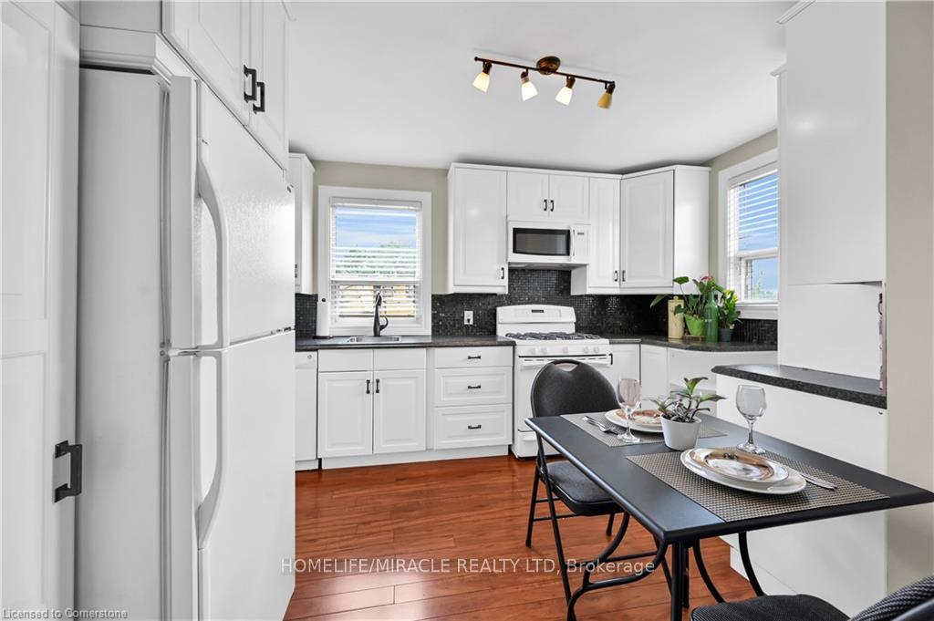 Photo 2 of 344 Talbot Street, Hamilton, McQuesten — HOMEH