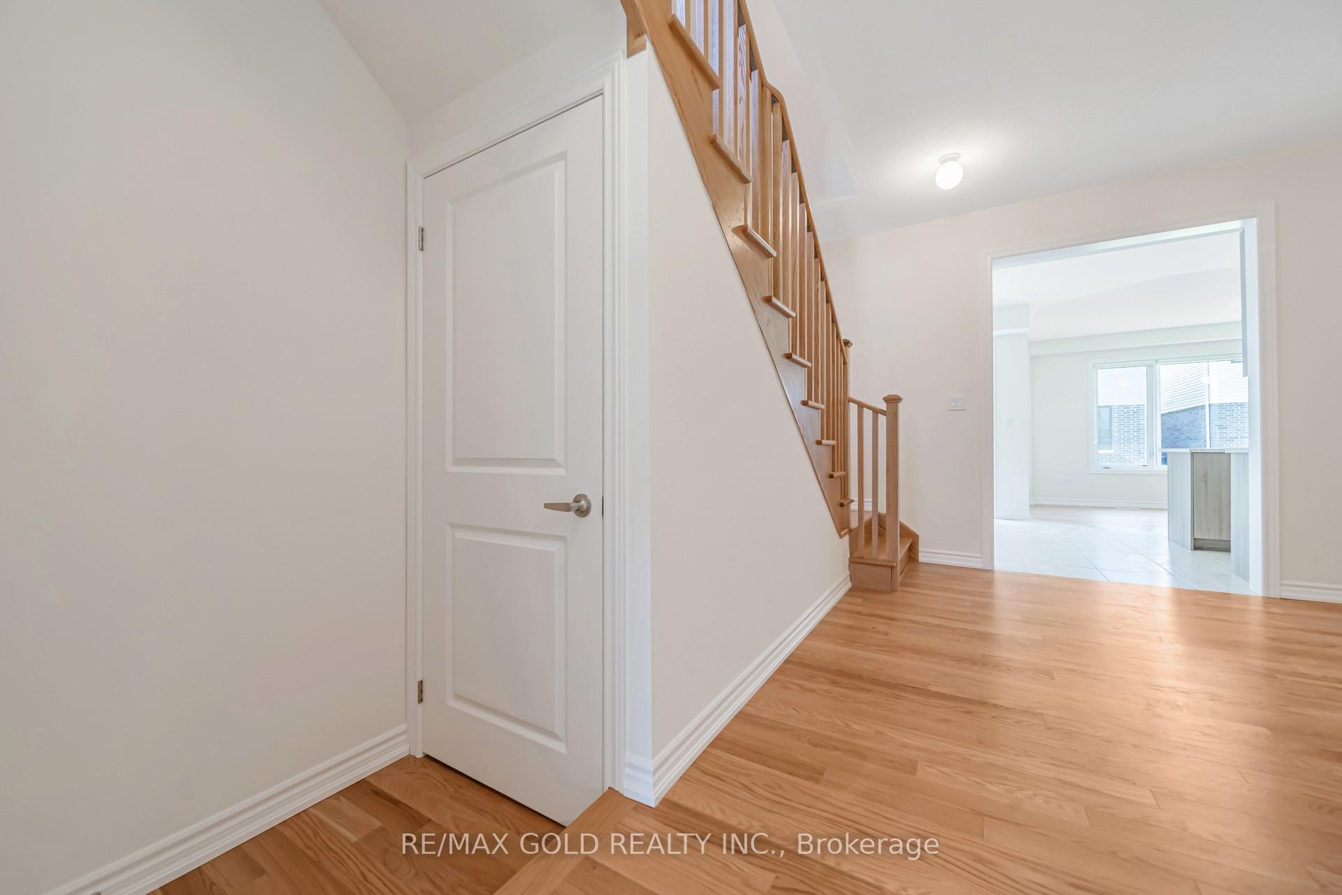 Photo 8 of 41 Prudhoe Terrace, Barrie, Rural Barrie Southeast — HOMEH