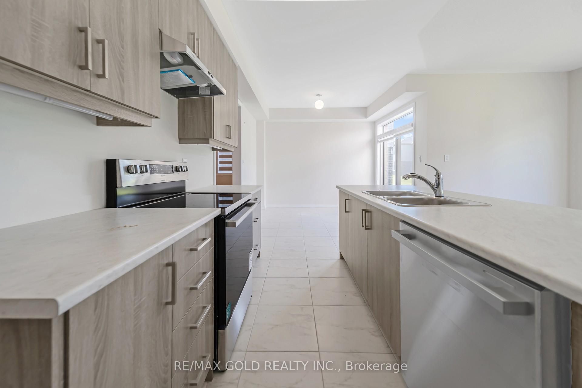 Photo 16 of 41 Prudhoe Terrace, Barrie, Rural Barrie Southeast — HOMEH