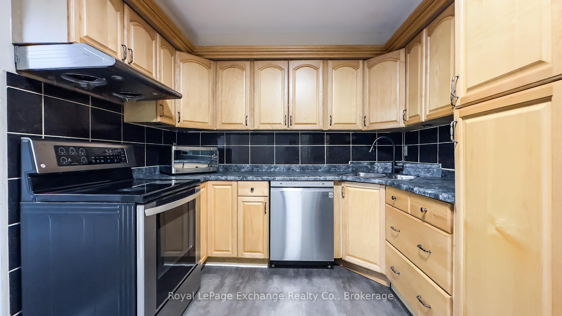 Photo 10 of 652 Hunter Street, Kincardine — HOMEH