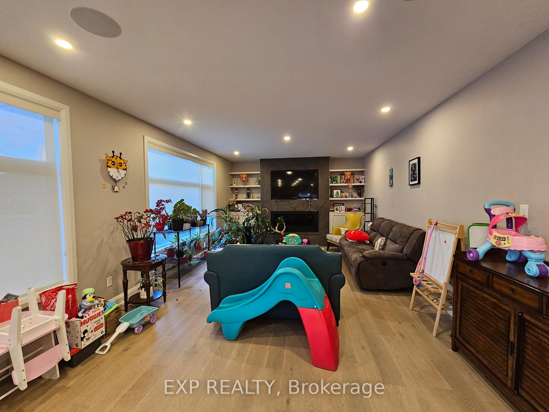 Photo 6 of 44 Tower Road, Ottawa, Meadowlands/St. Claire Gardens — HOMEH