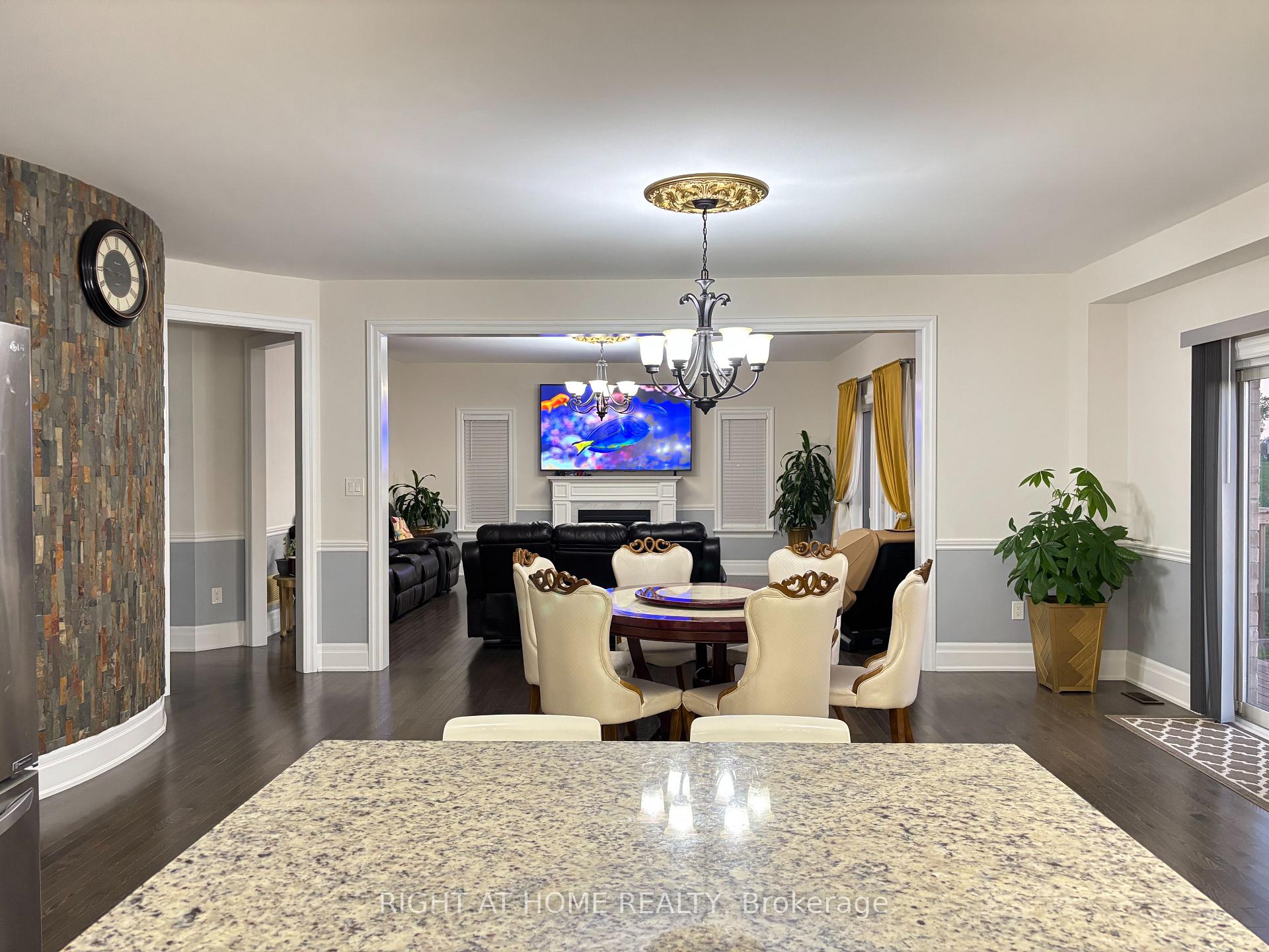 Photo 6 of 874 John Street, Innisfil, Churchill — HOMEH