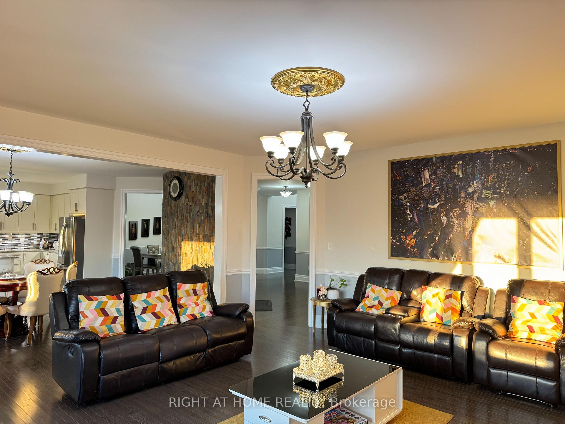Photo 7 of 874 John Street, Innisfil, Churchill — HOMEH