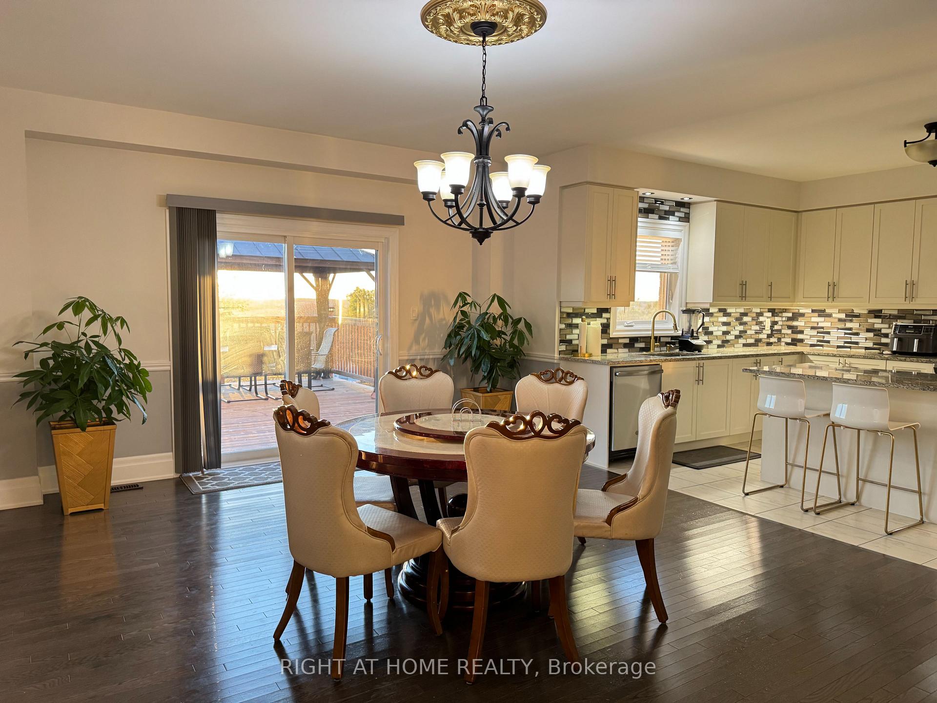 Photo 8 of 874 John Street, Innisfil, Churchill — HOMEH
