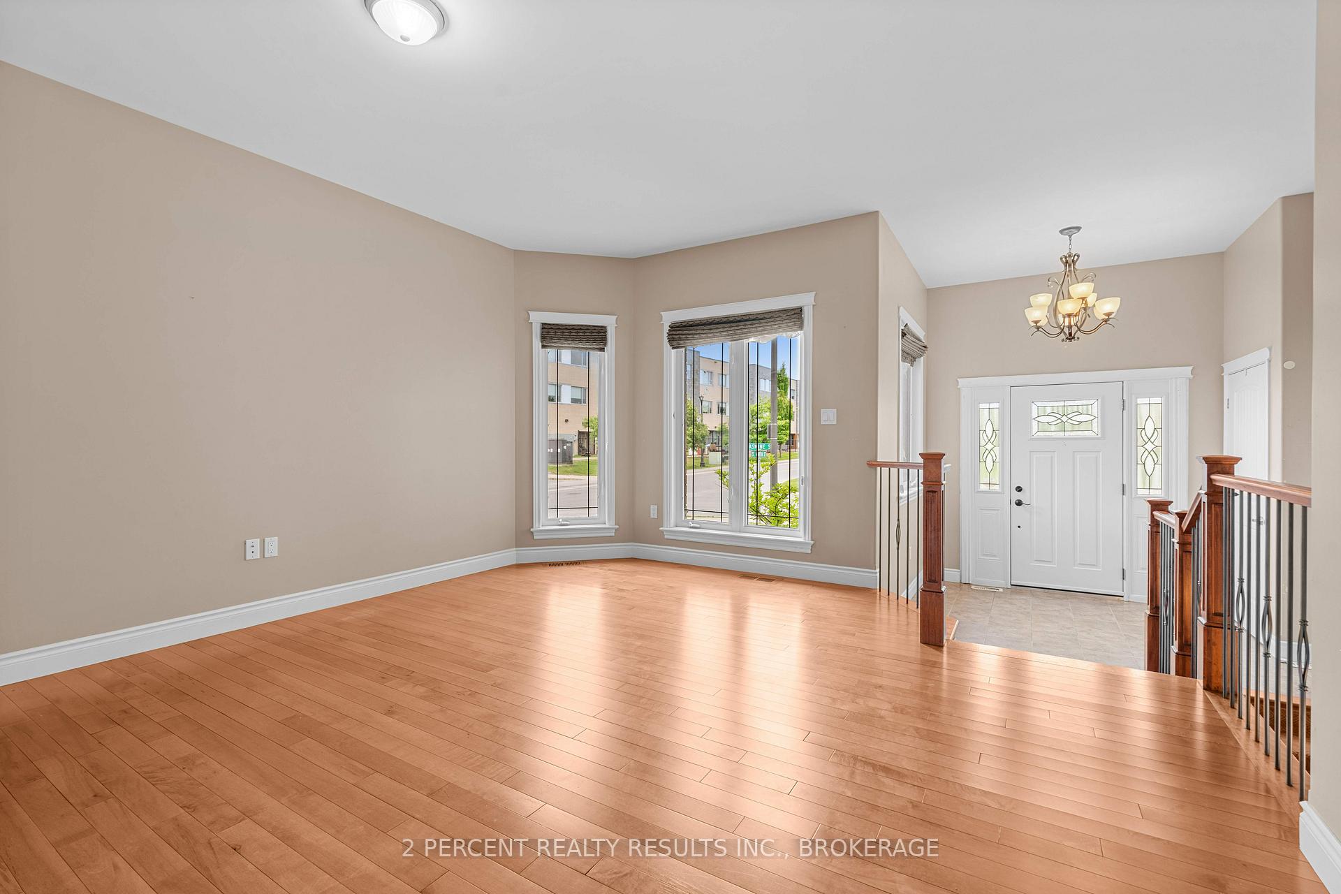 Photo 5 of 873 Jasmine Street, Kingston, Kingston East (Incl Barret Crt) — HOMEH