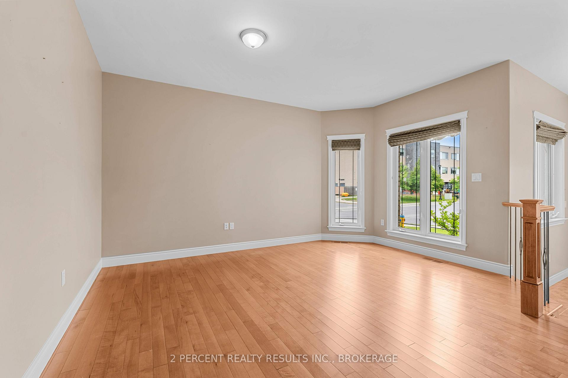 Photo 7 of 873 Jasmine Street, Kingston, Kingston East (Incl Barret Crt) — HOMEH