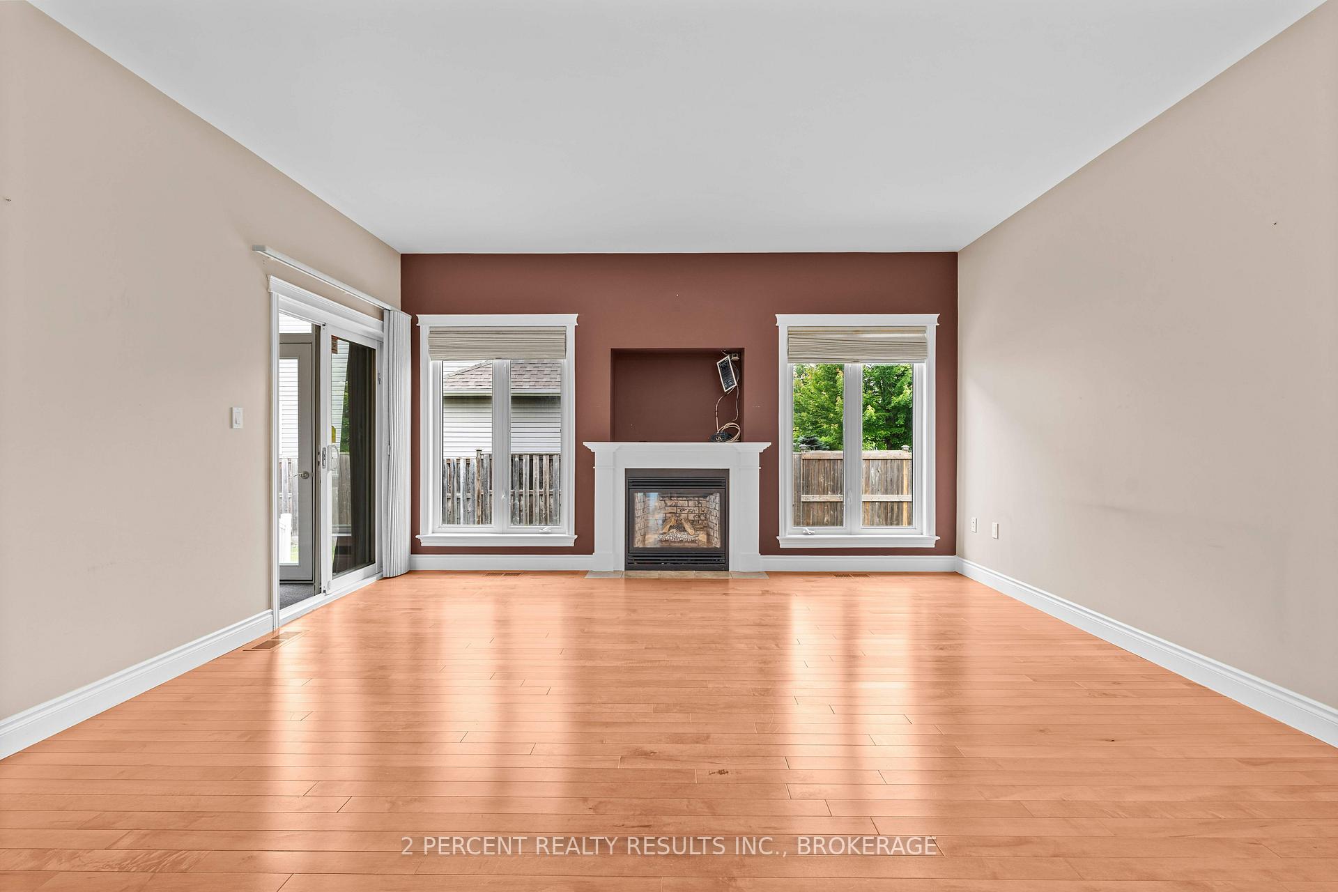 Photo 12 of 873 Jasmine Street, Kingston, Kingston East (Incl Barret Crt) — HOMEH