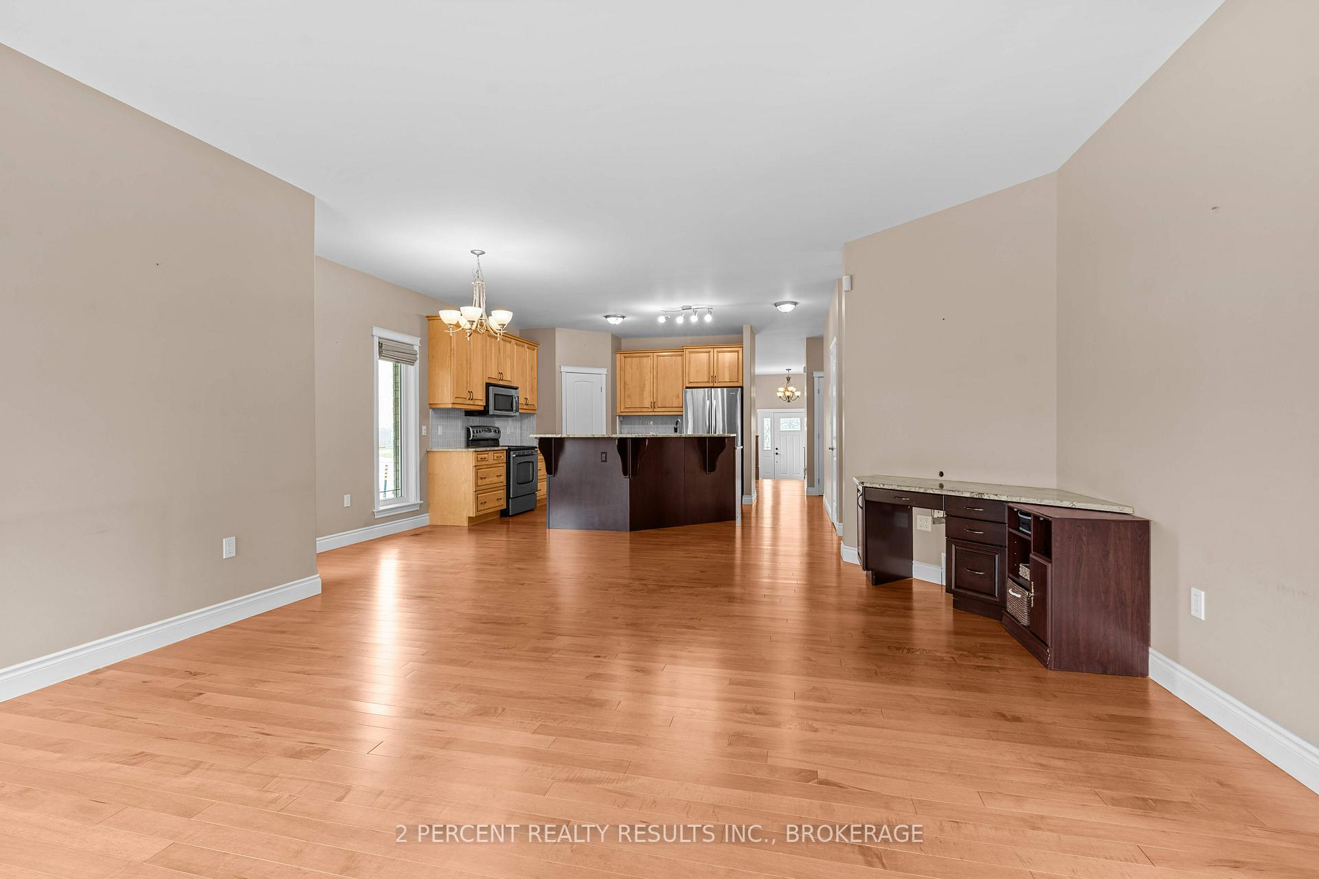 Photo 13 of 873 Jasmine Street, Kingston, Kingston East (Incl Barret Crt) — HOMEH