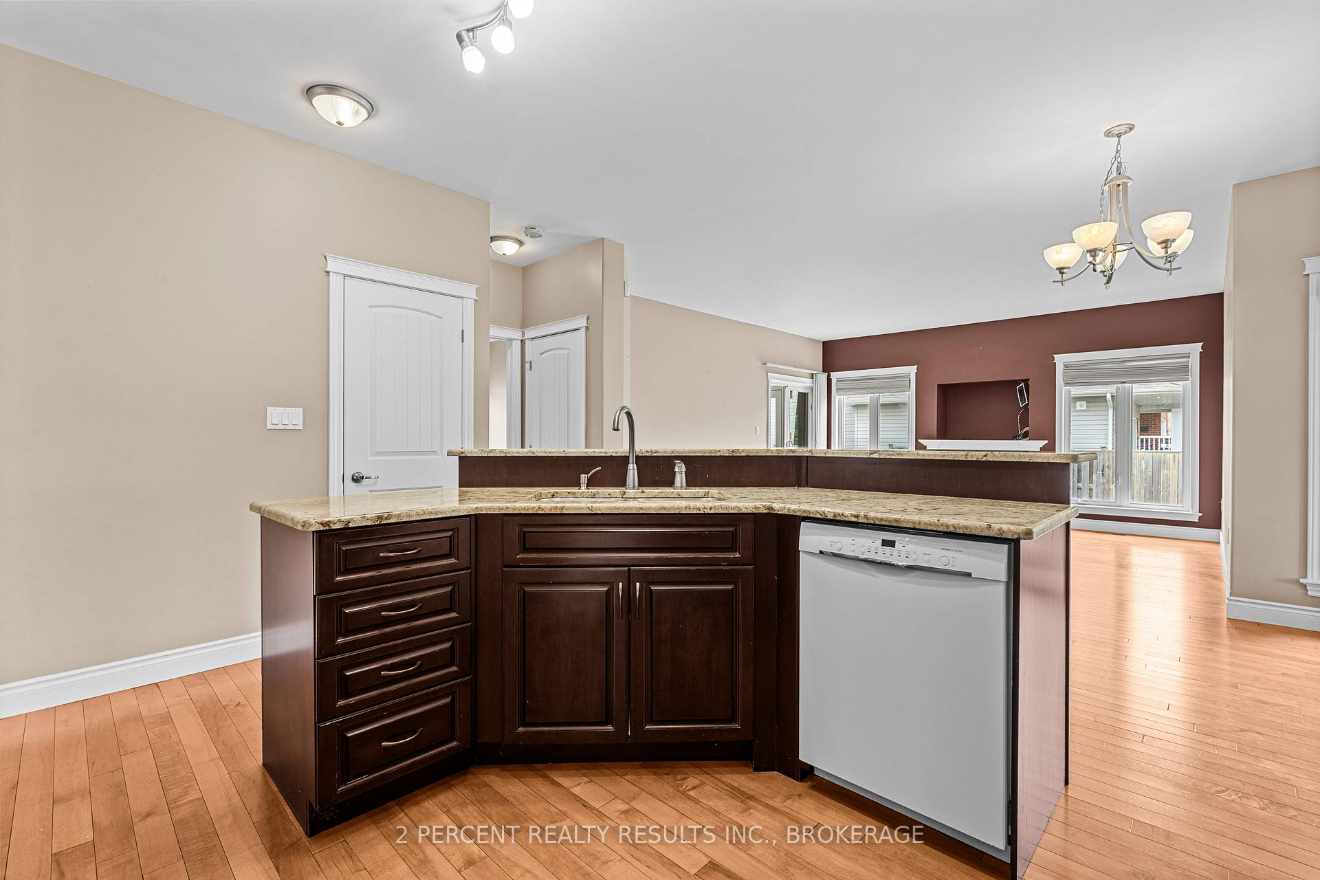 Photo 19 of 873 Jasmine Street, Kingston, Kingston East (Incl Barret Crt) — HOMEH