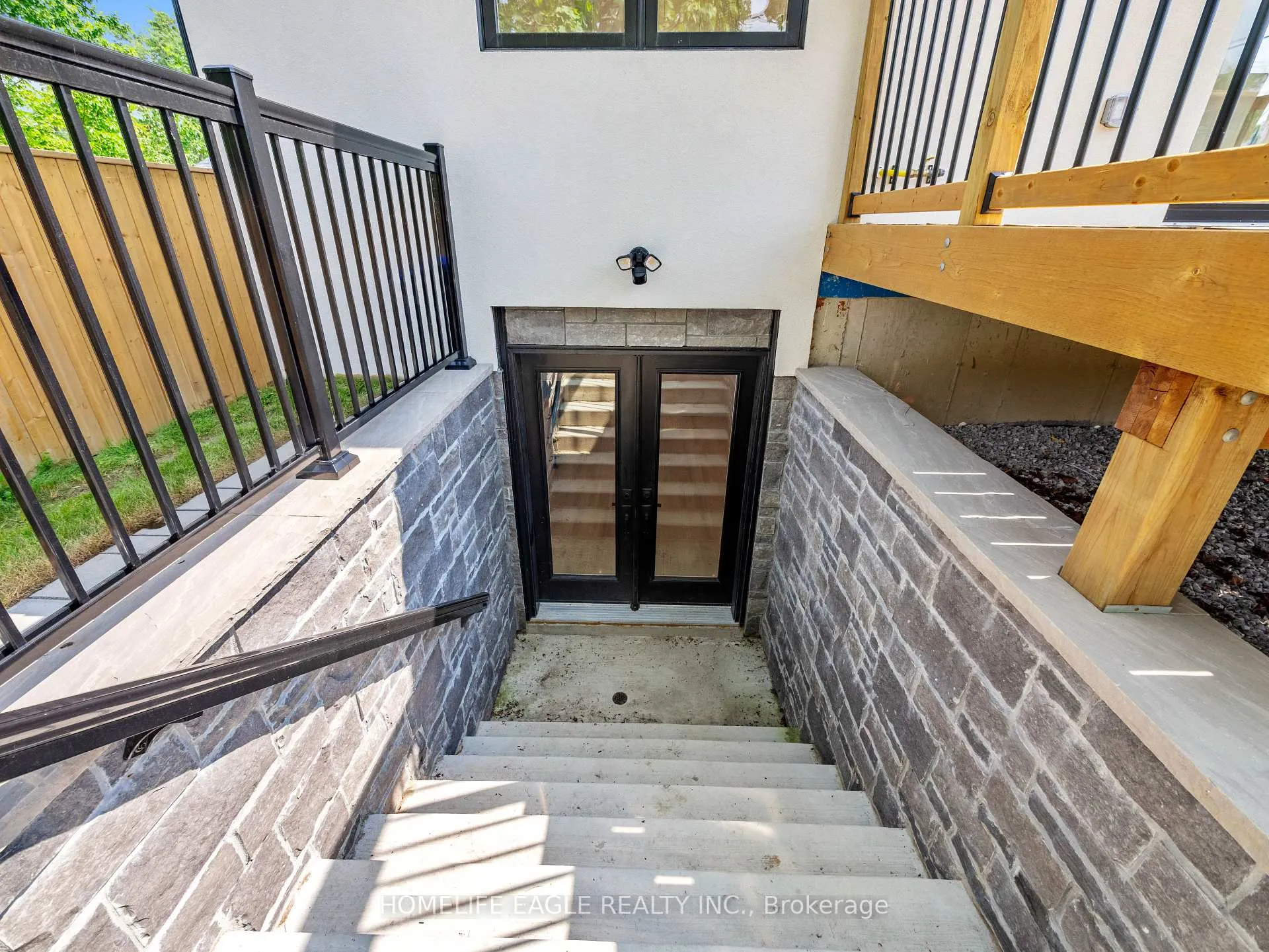 Photo 8 of Unit Lower, 1242 Killarney Beach Road, Innisfil, Rural Innisfil — HOMEH