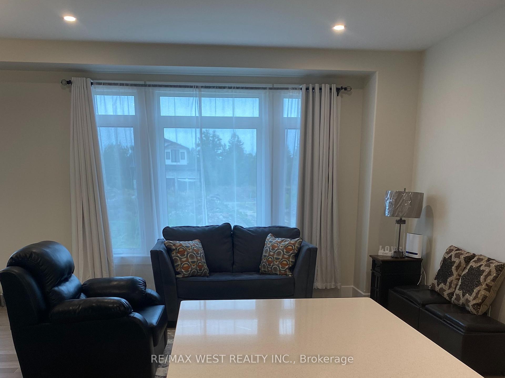 Photo 9 of 34 Dusenbury Drive, Loyalist, Lennox and Addington - South — HOMEH