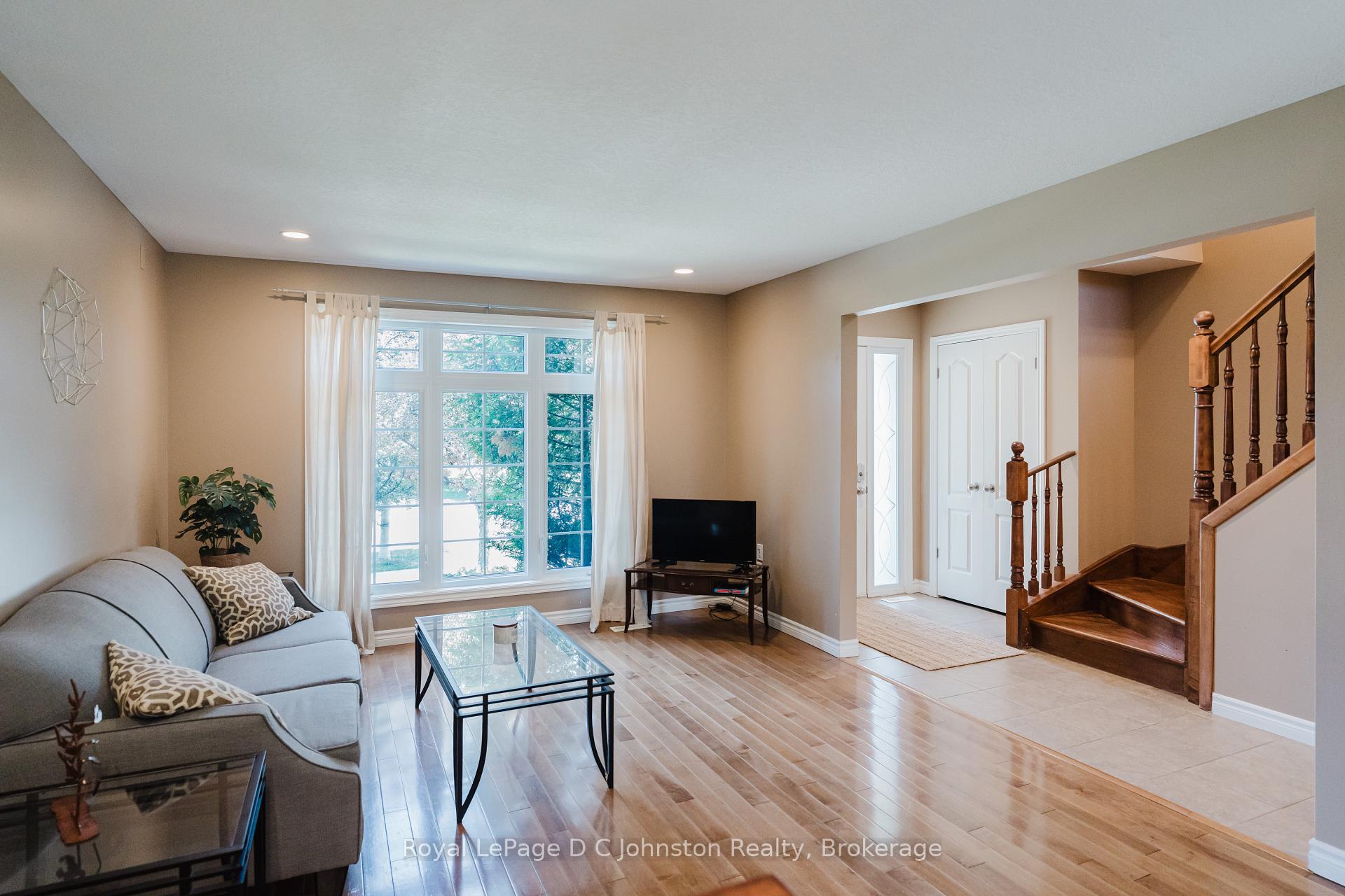 Photo 5 of 286 Wieck Boulevard, Kincardine — HOMEH