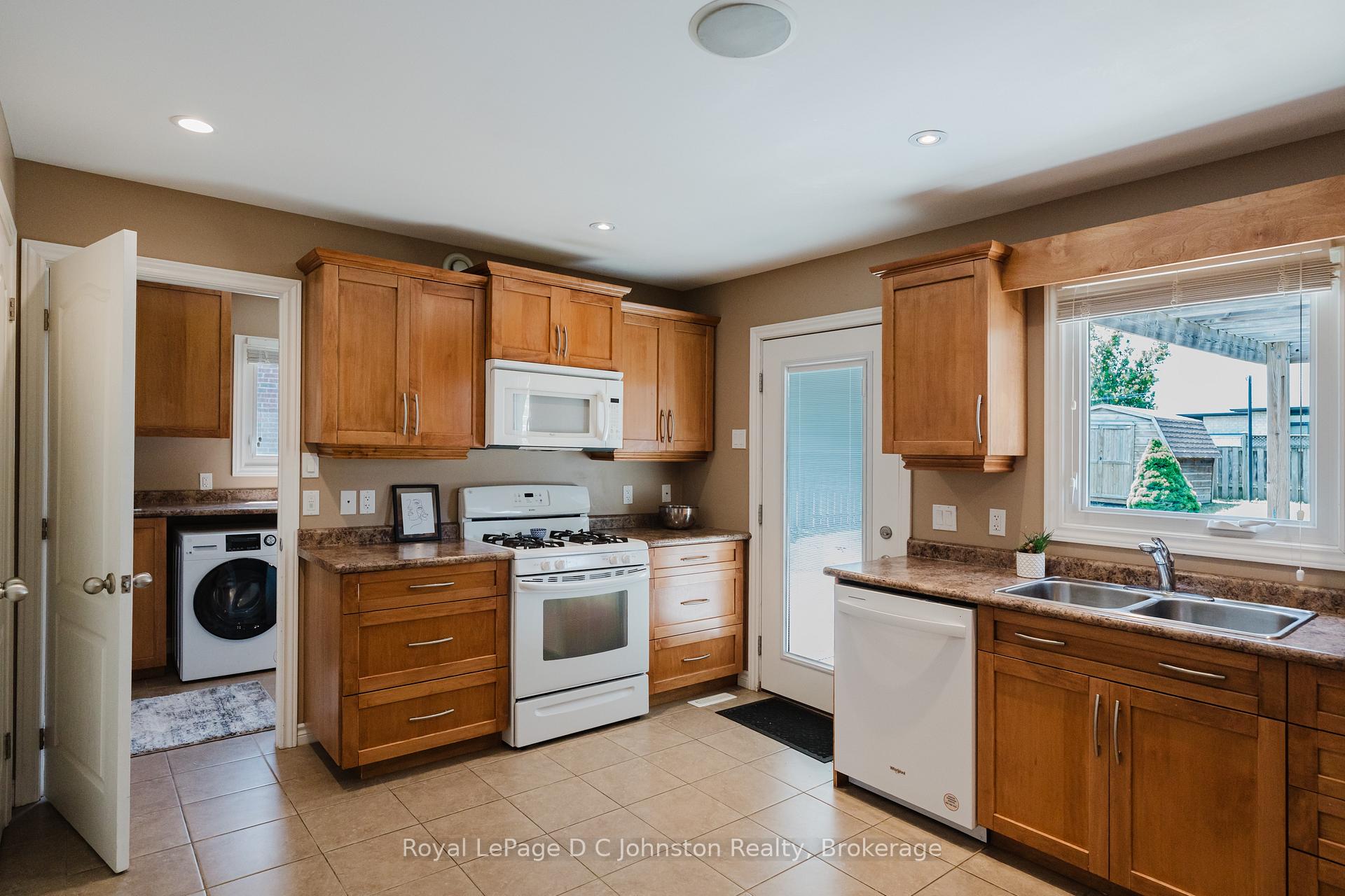 Photo 8 of 286 Wieck Boulevard, Kincardine — HOMEH