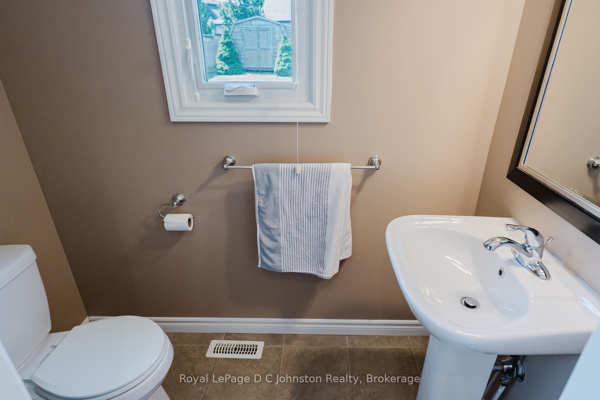 Photo 11 of 286 Wieck Boulevard, Kincardine — HOMEH