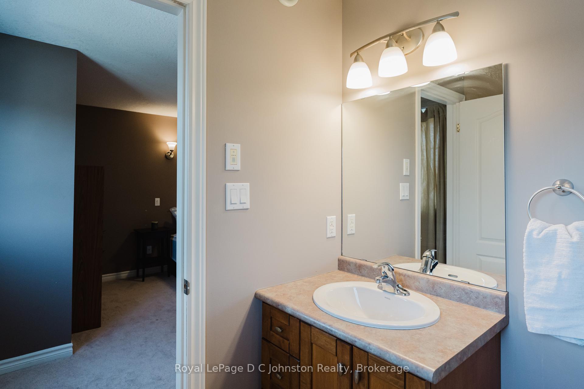 Photo 19 of 286 Wieck Boulevard, Kincardine — HOMEH