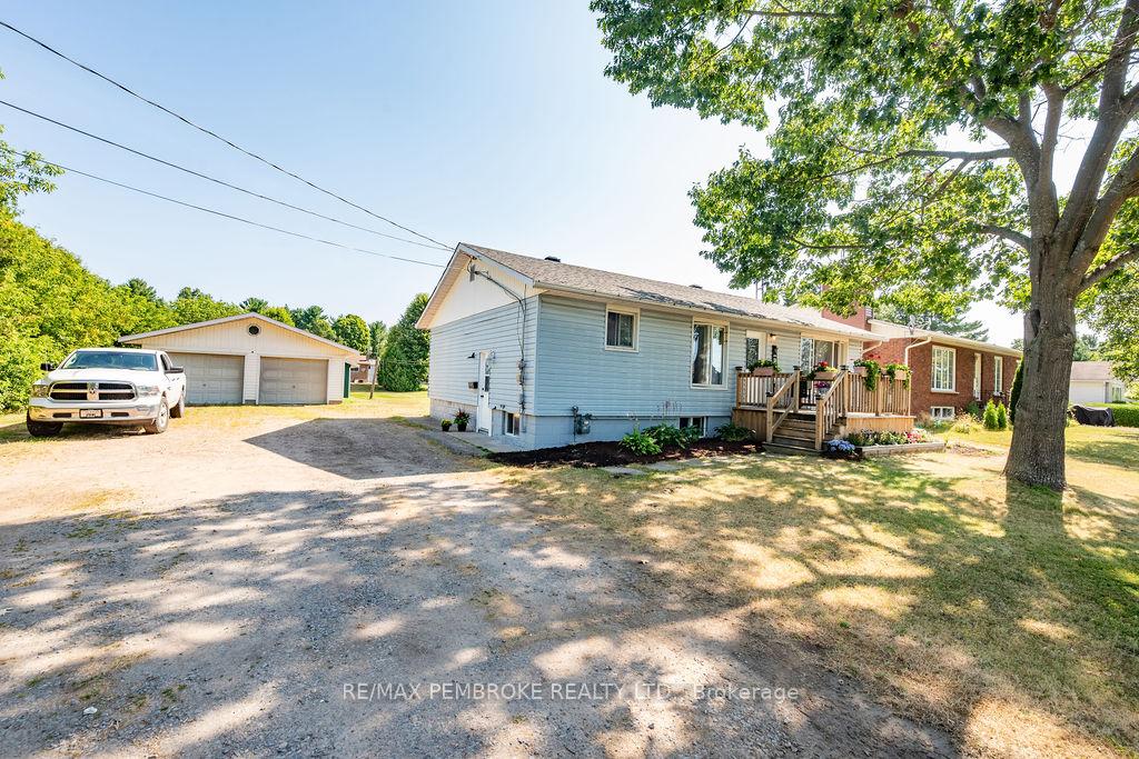 Photo 1 of 159 Mud Lake Road, Laurentian Valley — HOMEH