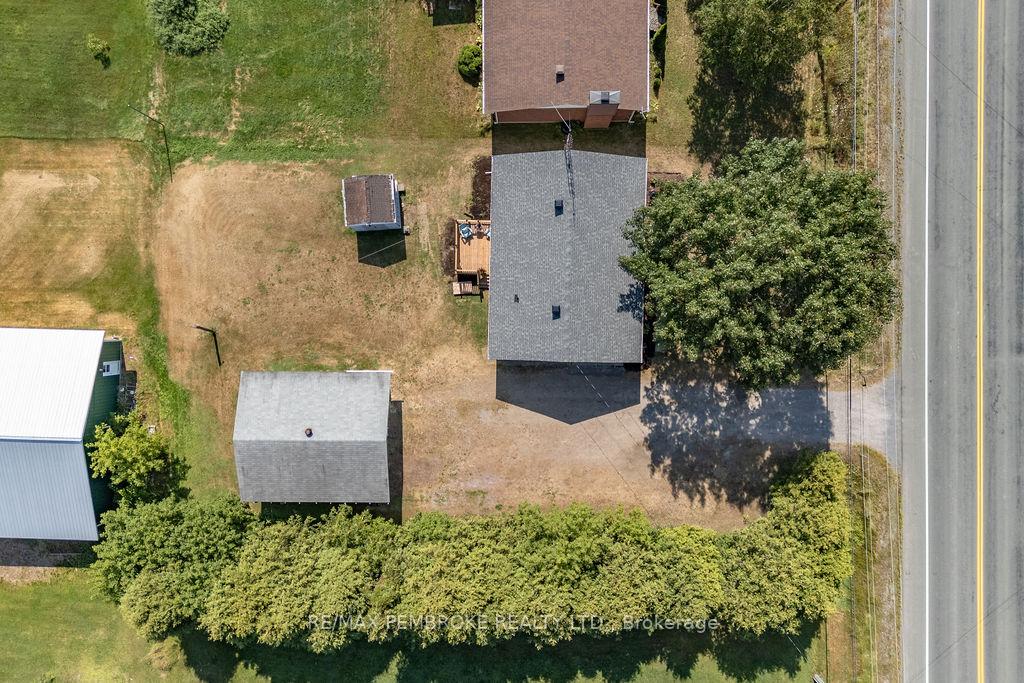 Photo 9 of 159 Mud Lake Road, Laurentian Valley — HOMEH