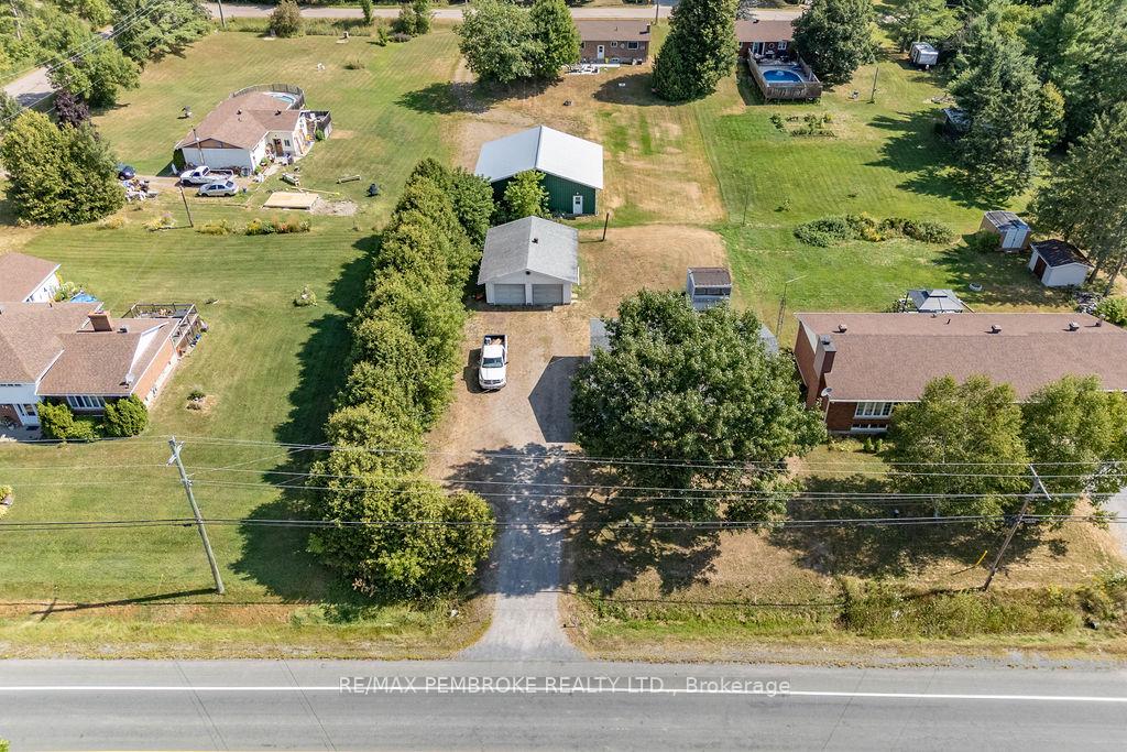 Photo 13 of 159 Mud Lake Road, Laurentian Valley — HOMEH